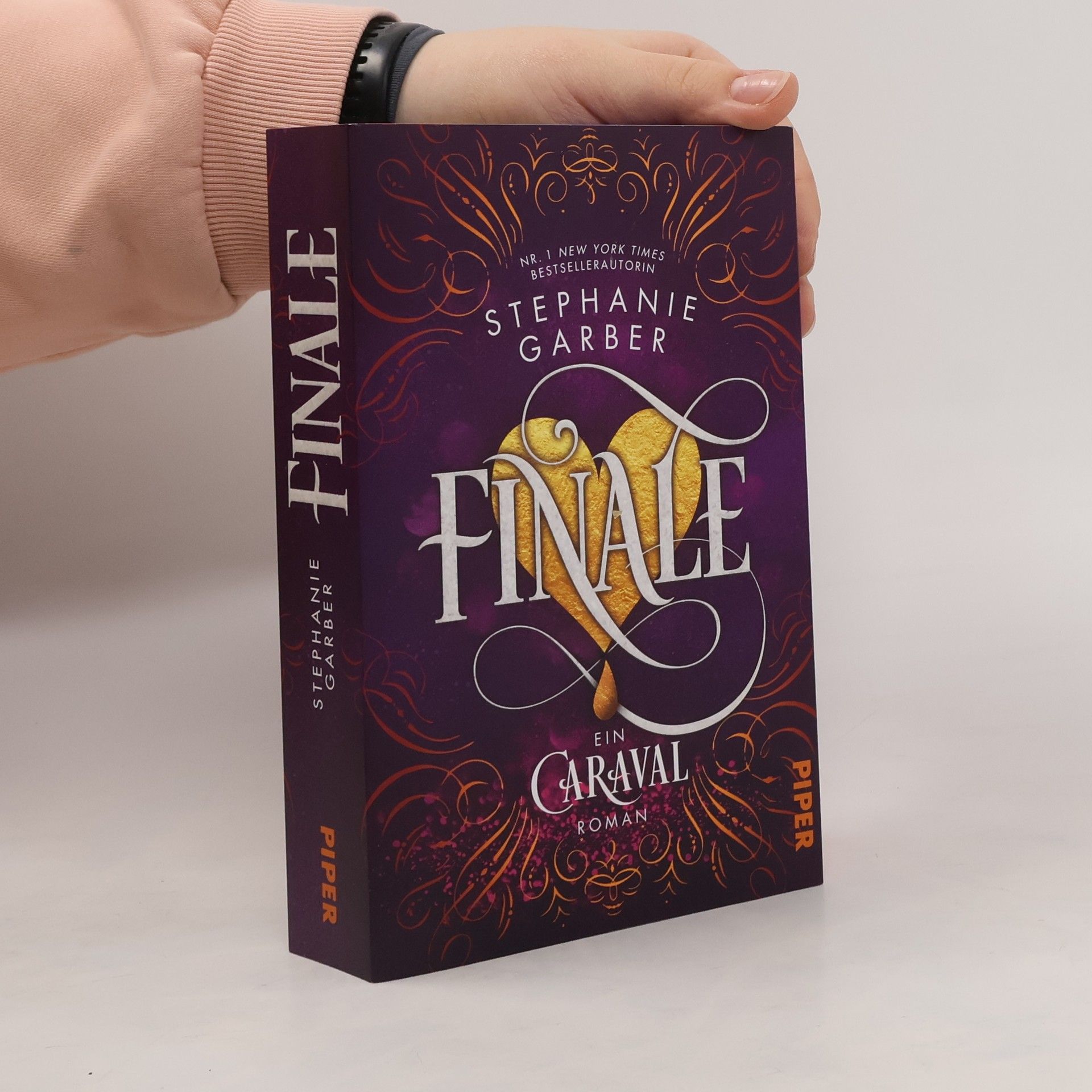 Stephanie Garber Finale