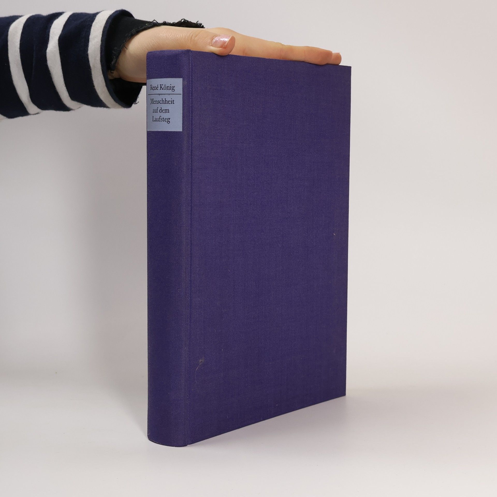 René König Menschheit auf dem Laufsteg