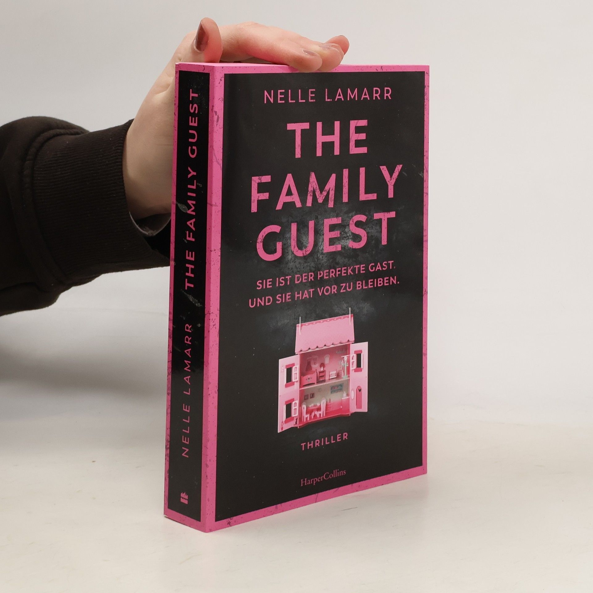 Nelle Lamarr The family guest