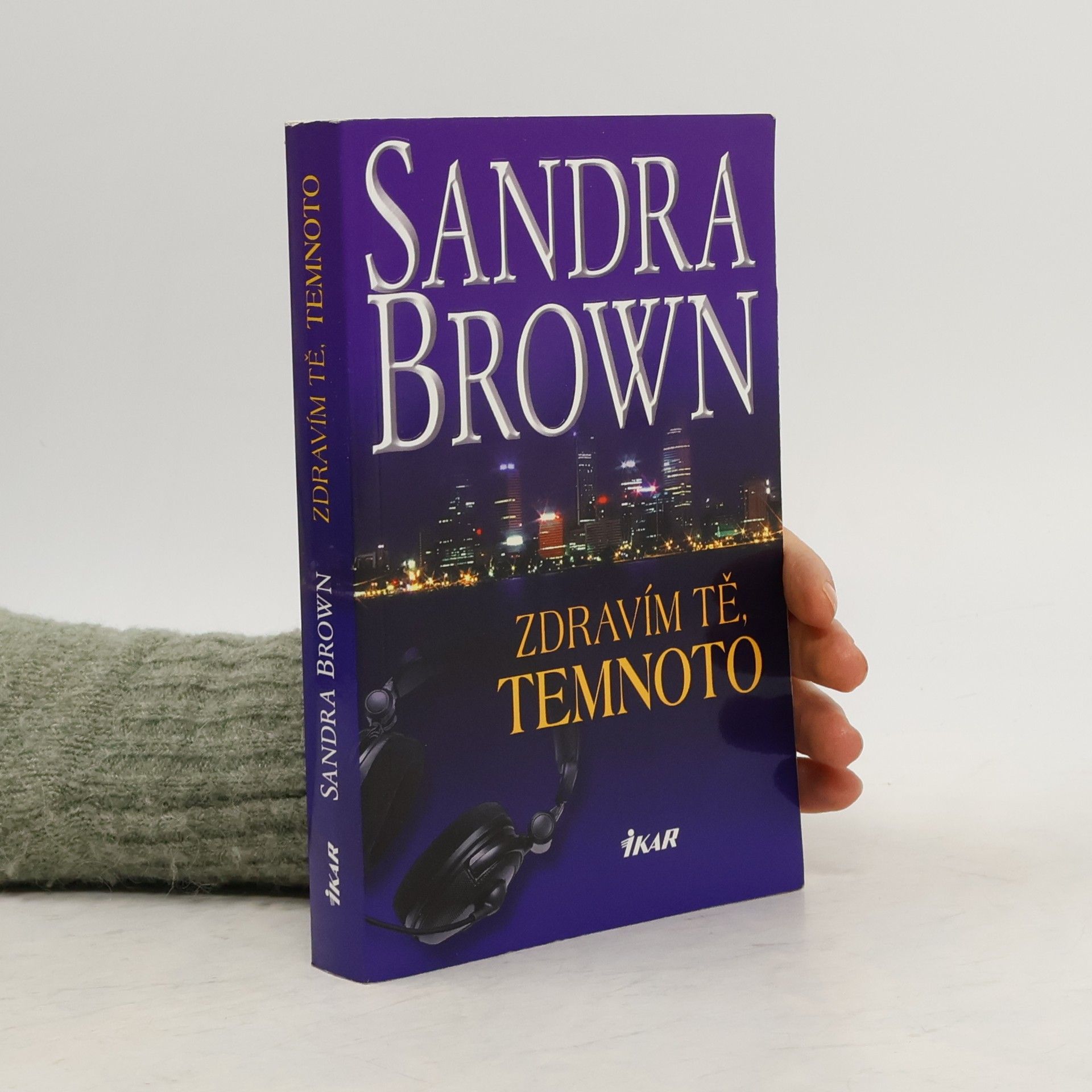 Sandra Brown Zdravím tě, temnoto