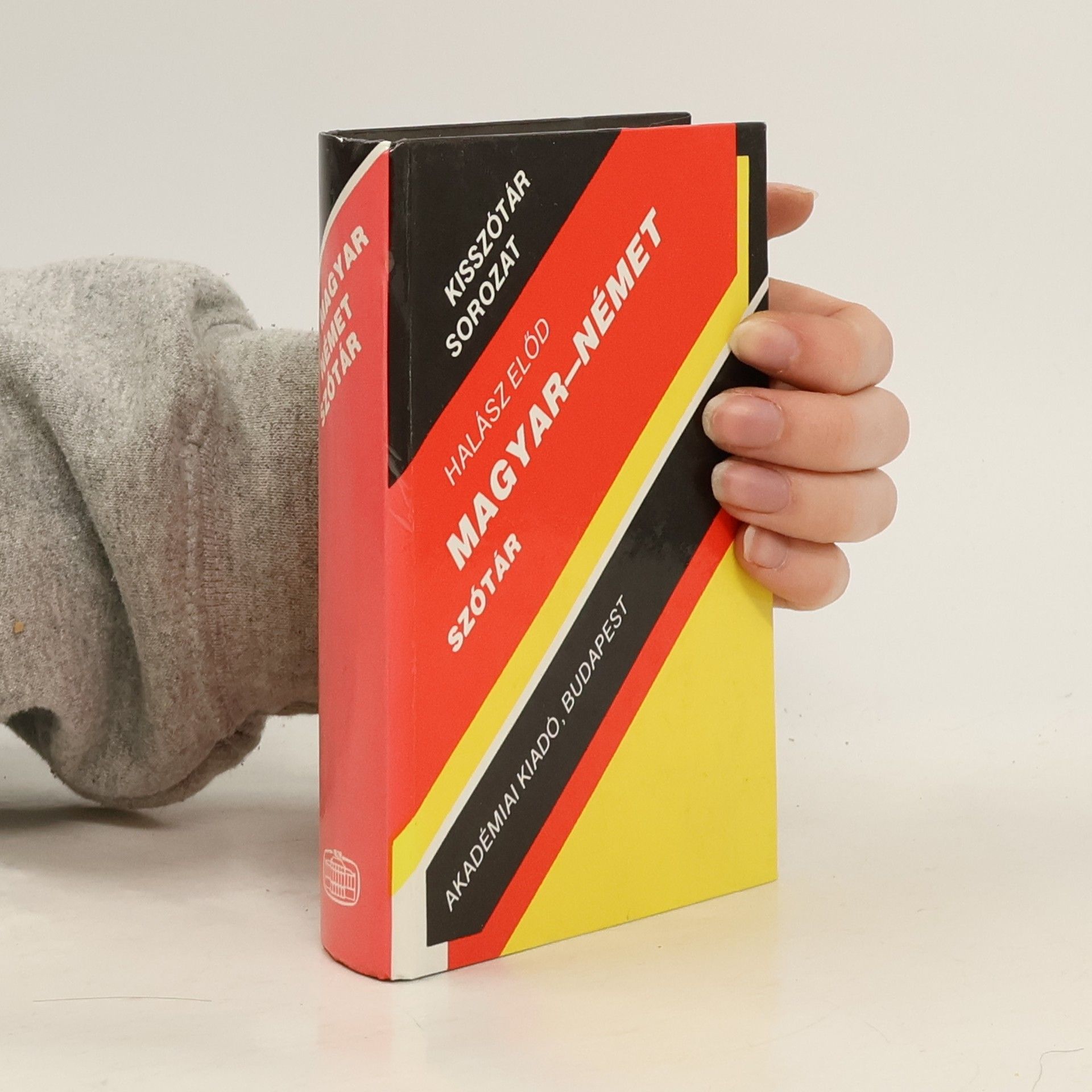 Magyar-Német Szótár : Ungarisch-Deutsches Wörterbuch