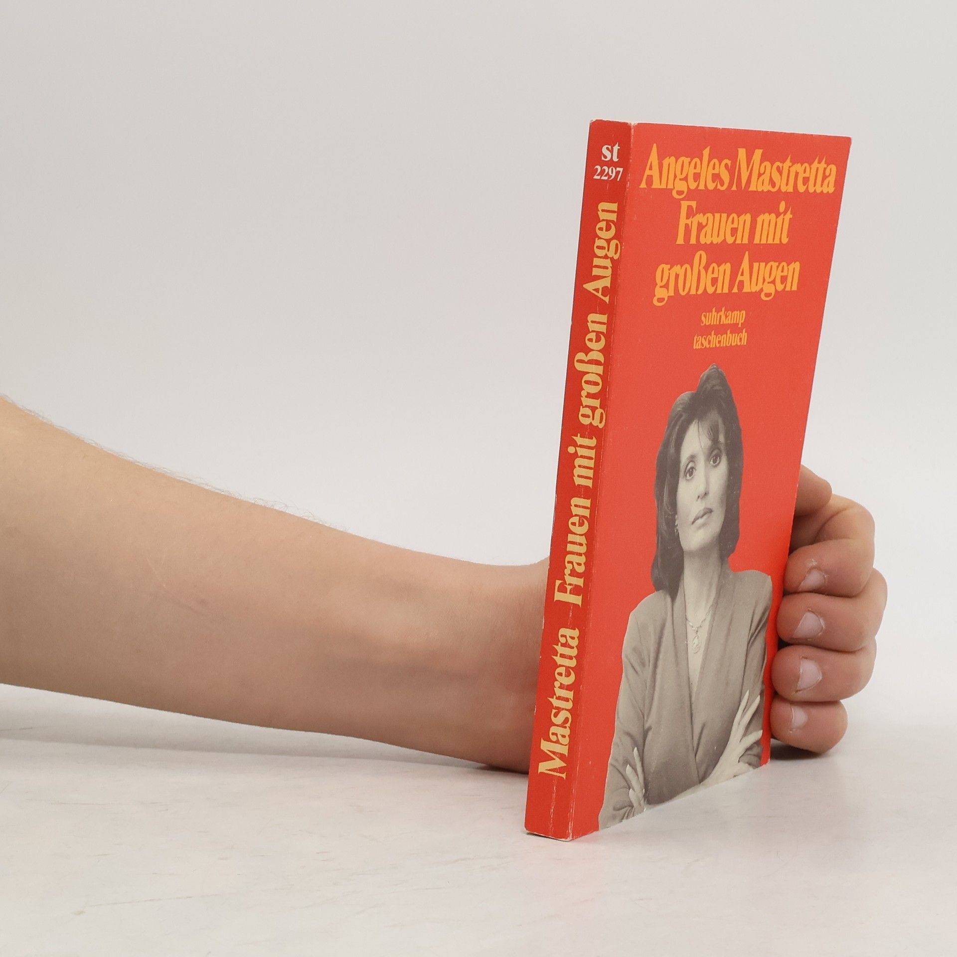 Frauen mit grossen Augen