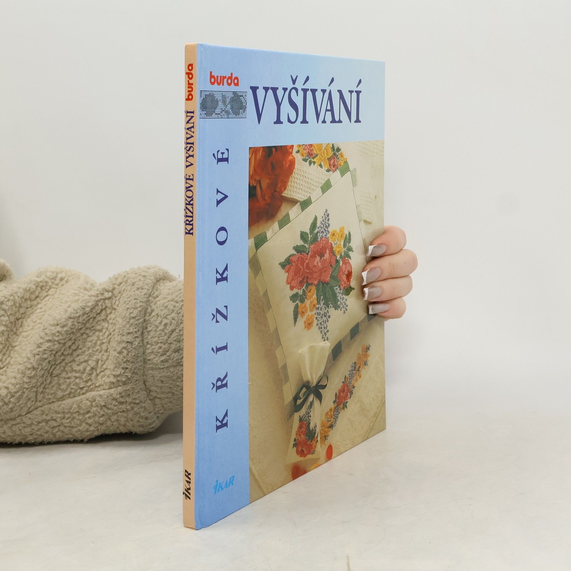 Ingeborg Churaňová Křížkové vyšívání