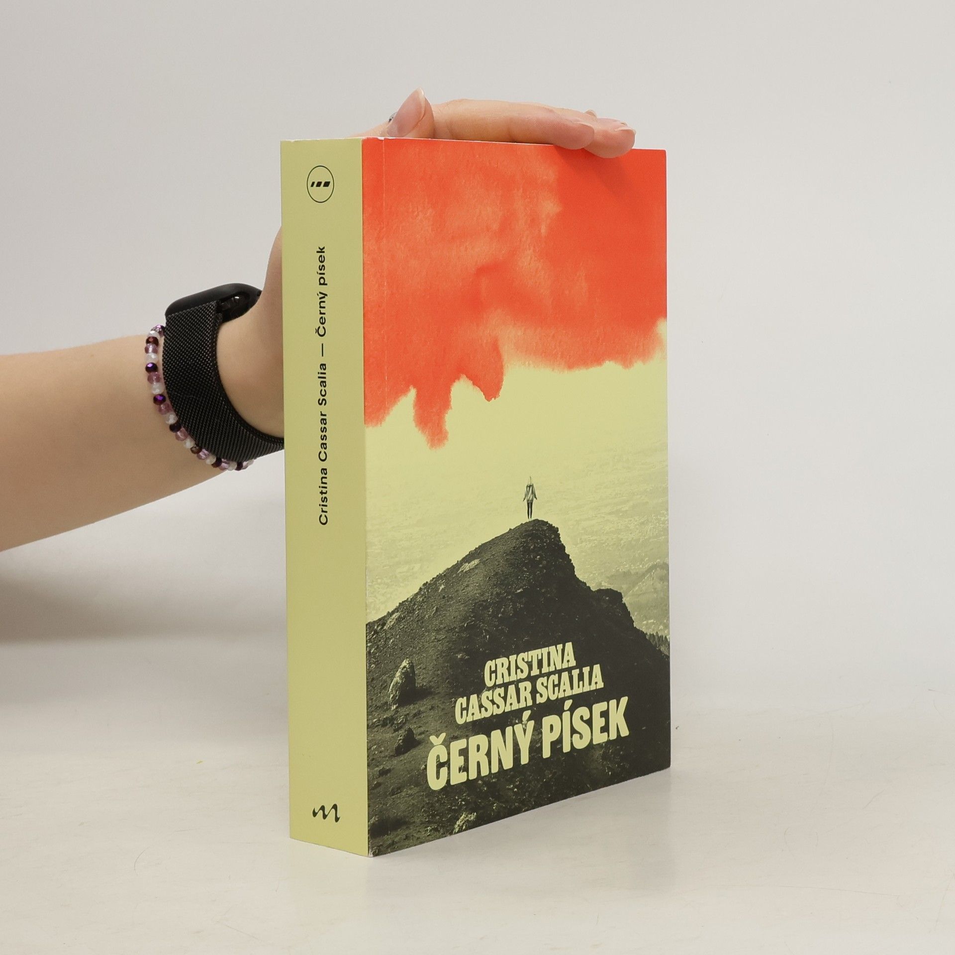 Cristina Cassar Scalia Černý písek