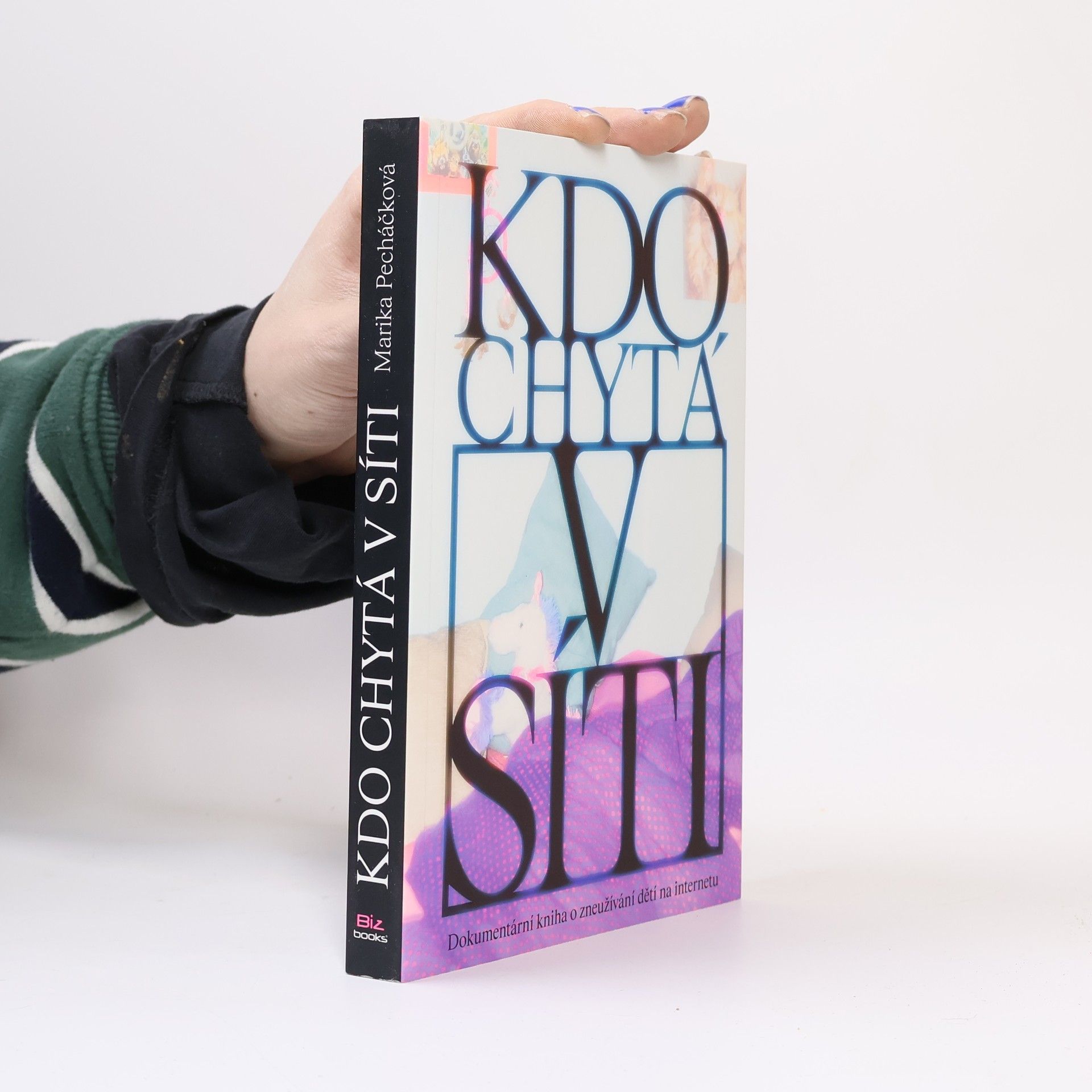 Marika Pecháčková Kdo chytá v síti