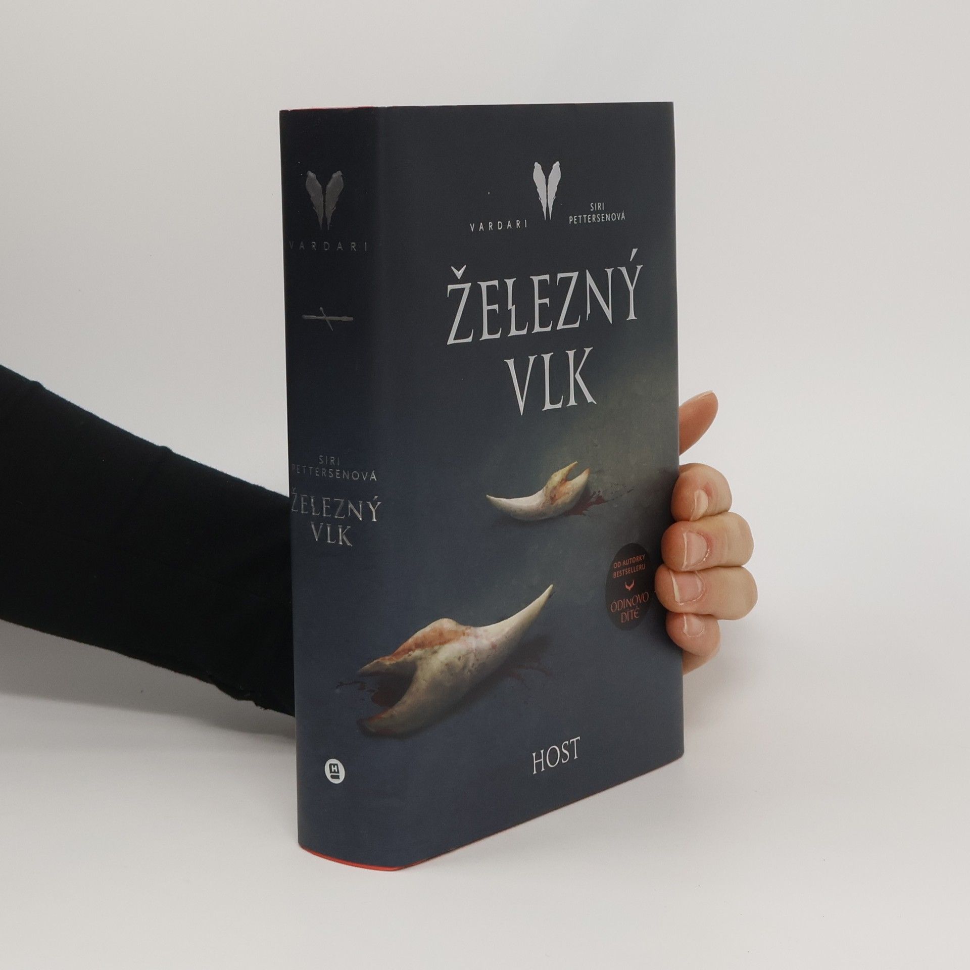 Siri Pettersen Vardari. Železný vlk