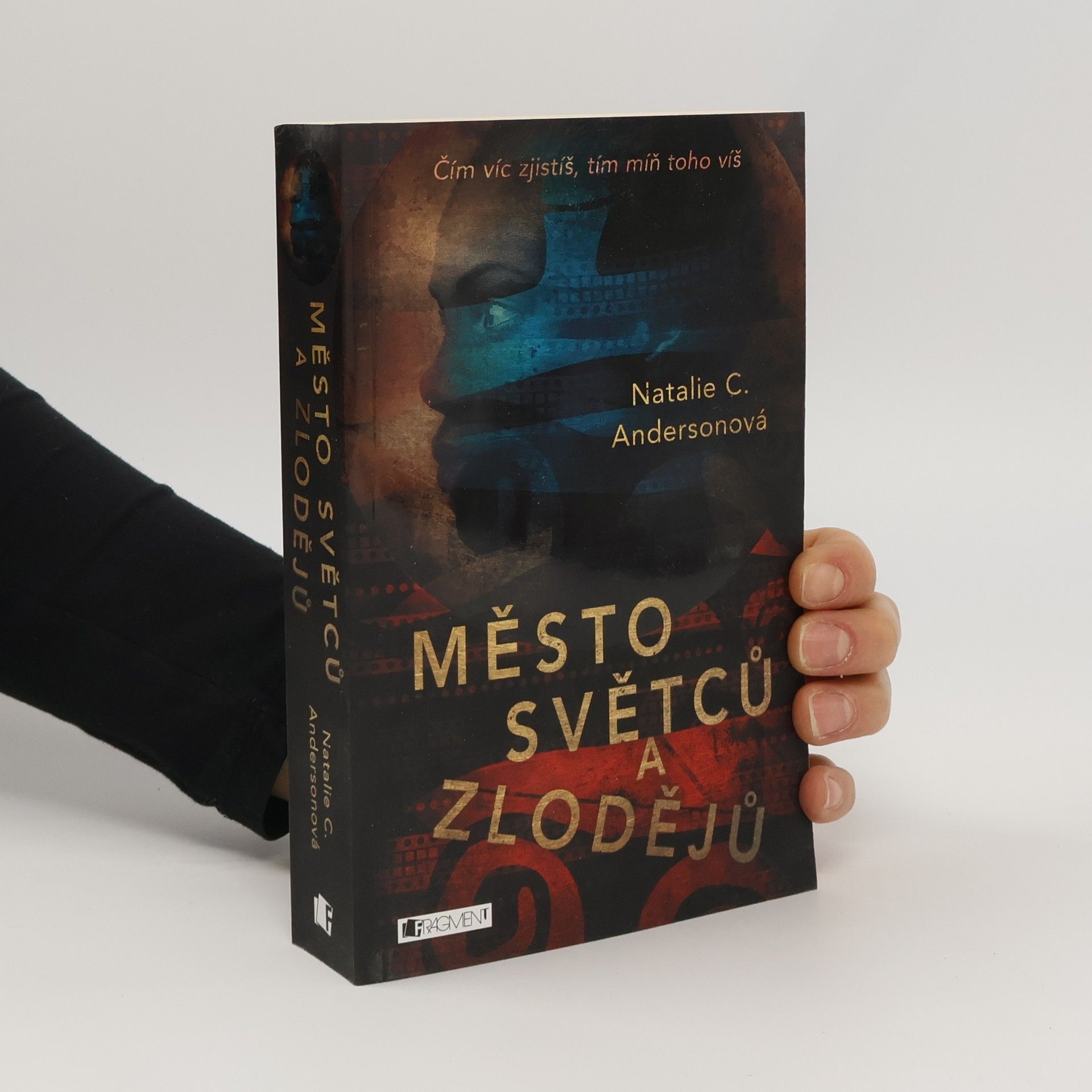 Natalie C. Anderson Město světců a zlodějů