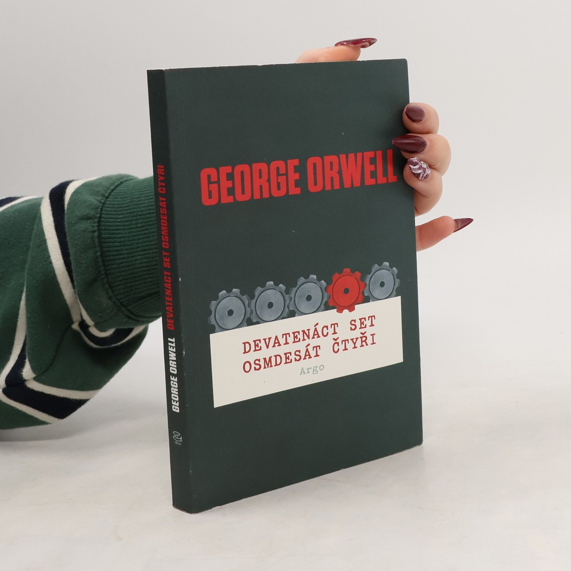 Devatenáct set osmdesát čtyři