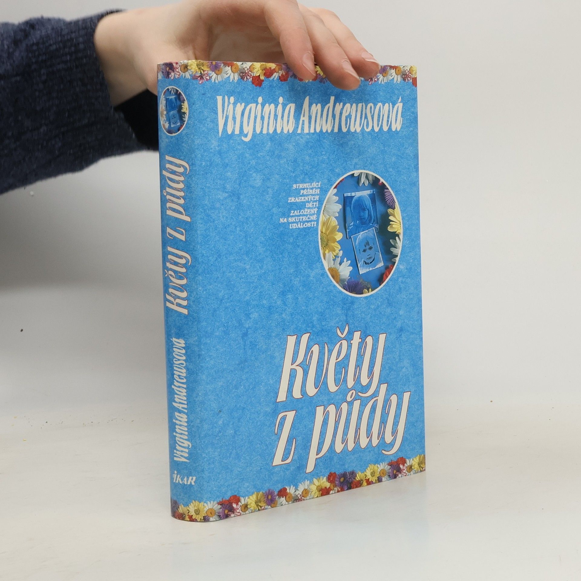 Květy z půdy