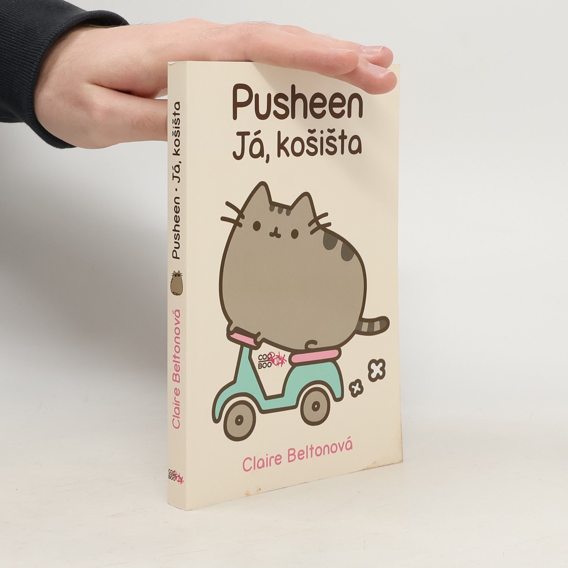 Claire Belton Pusheen. Já, košišta