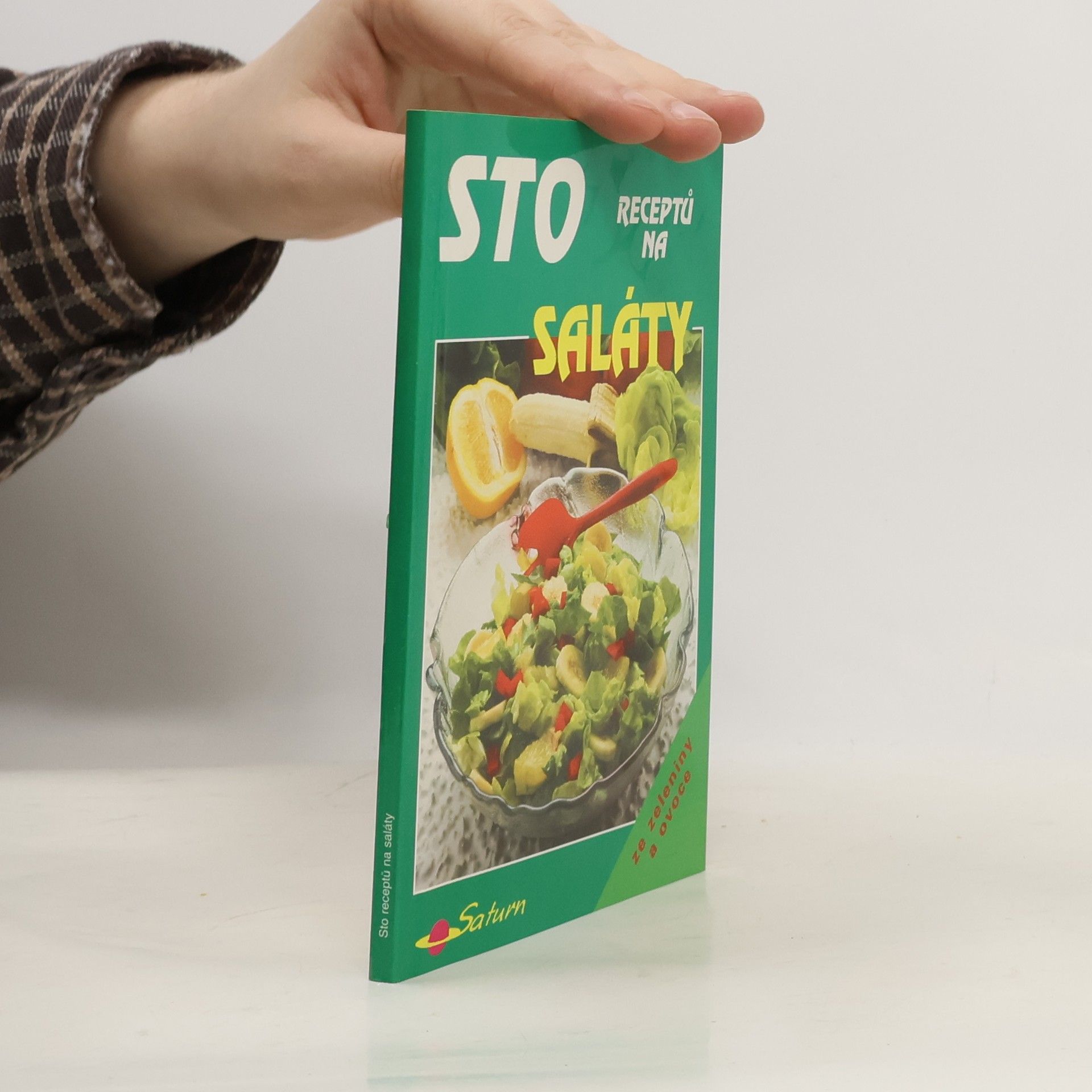 Sto receptů na saláty