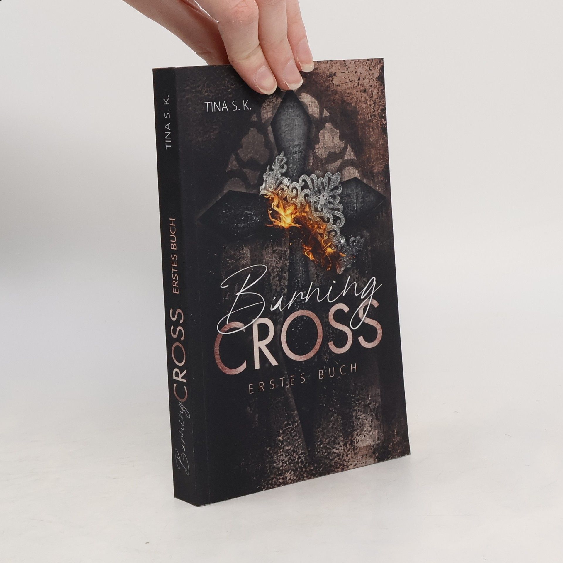 Burning Cross: Erstes Buch