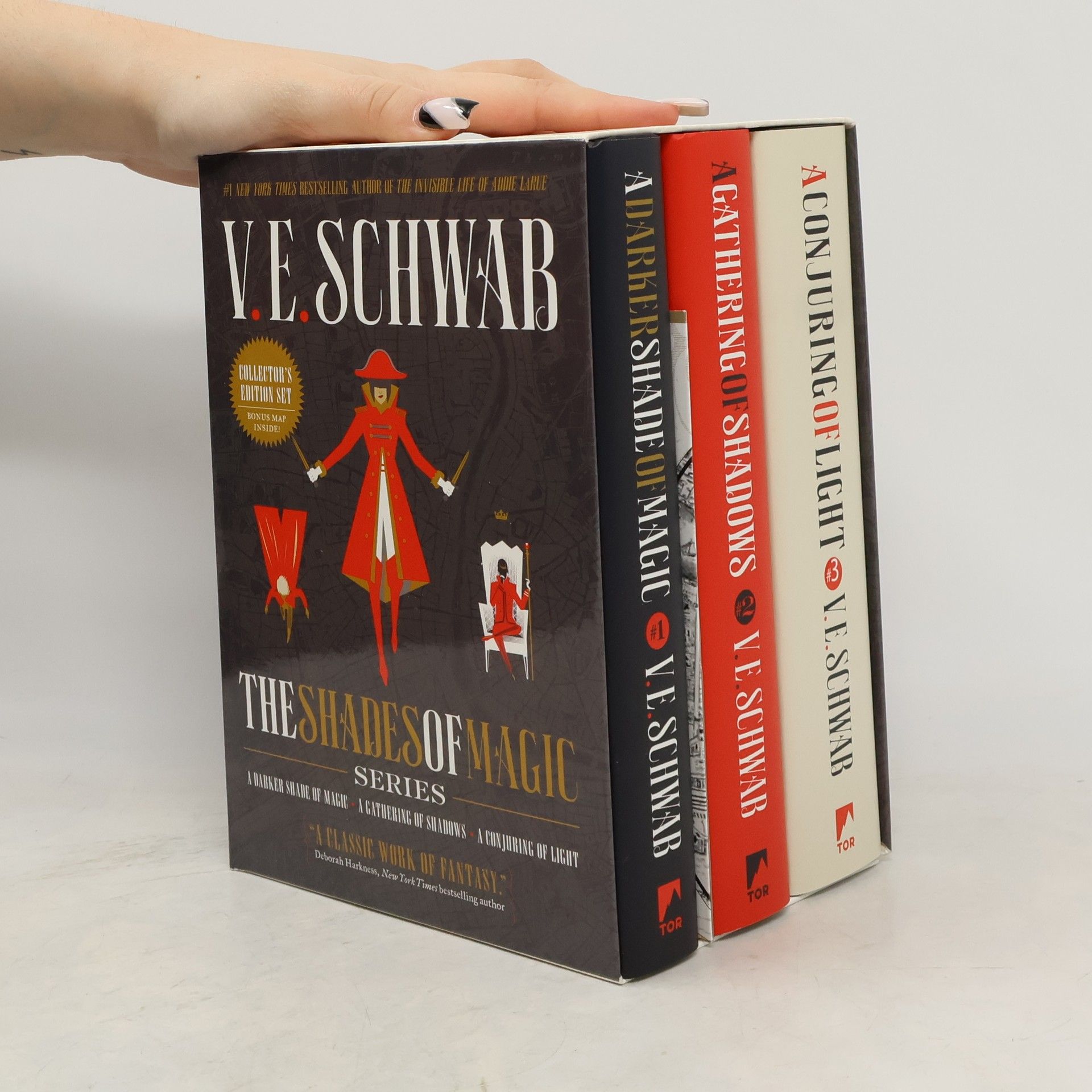 Victoria Schwab Shades of Magic Set