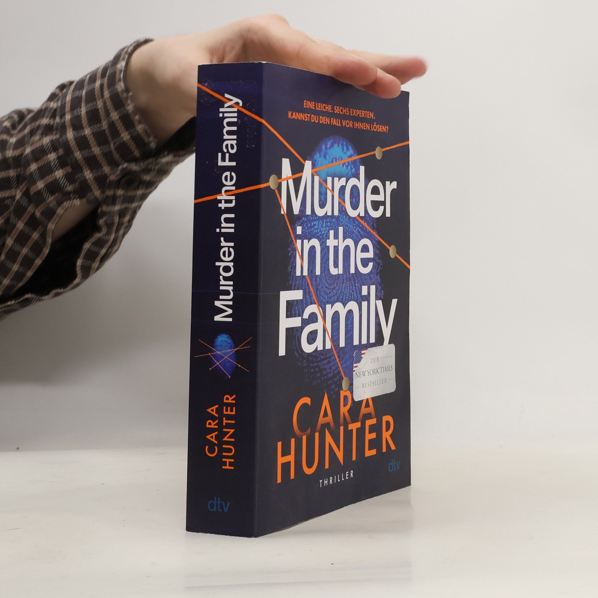 Cara Hunter Murder in the family