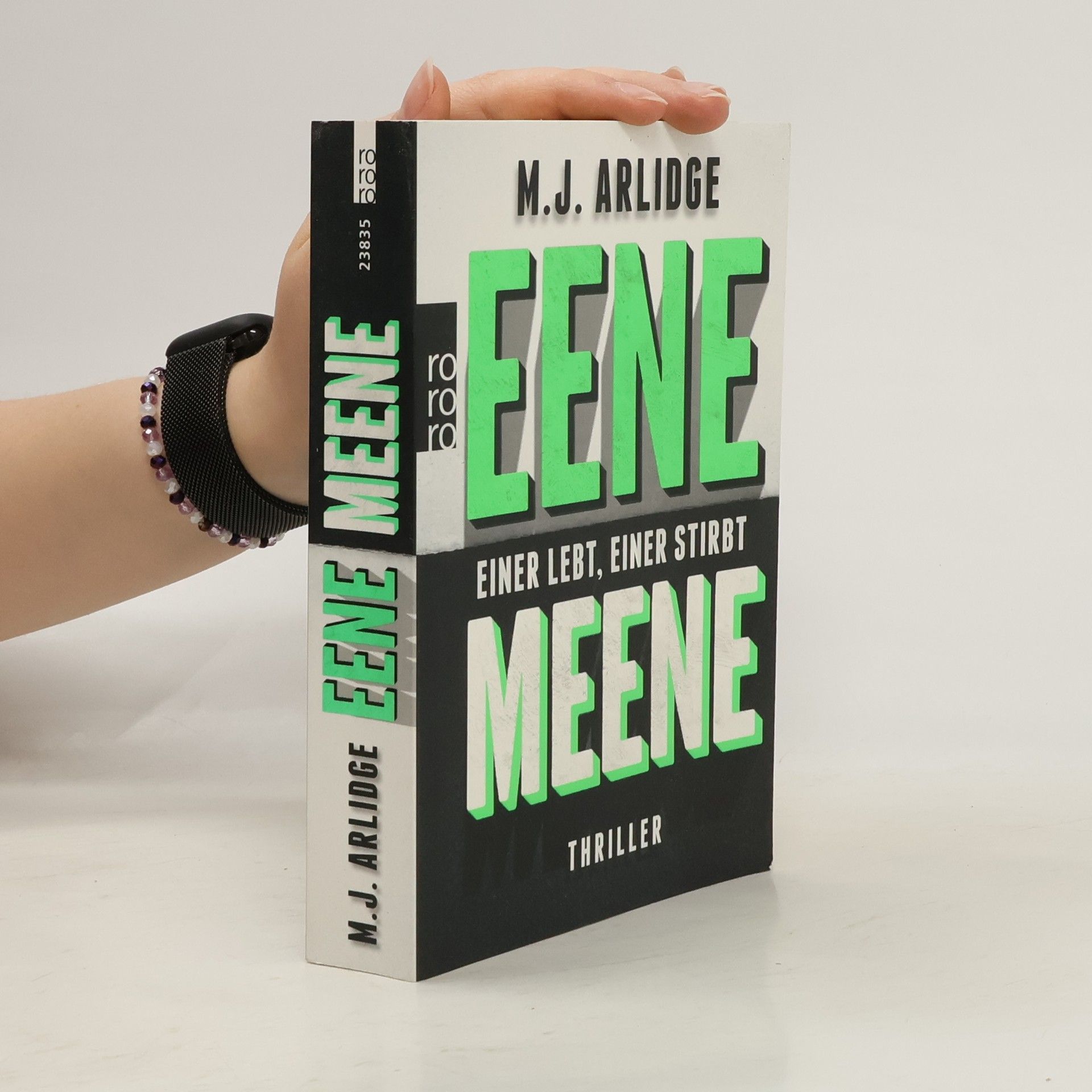 M. J. Arlidge Eene Meene
