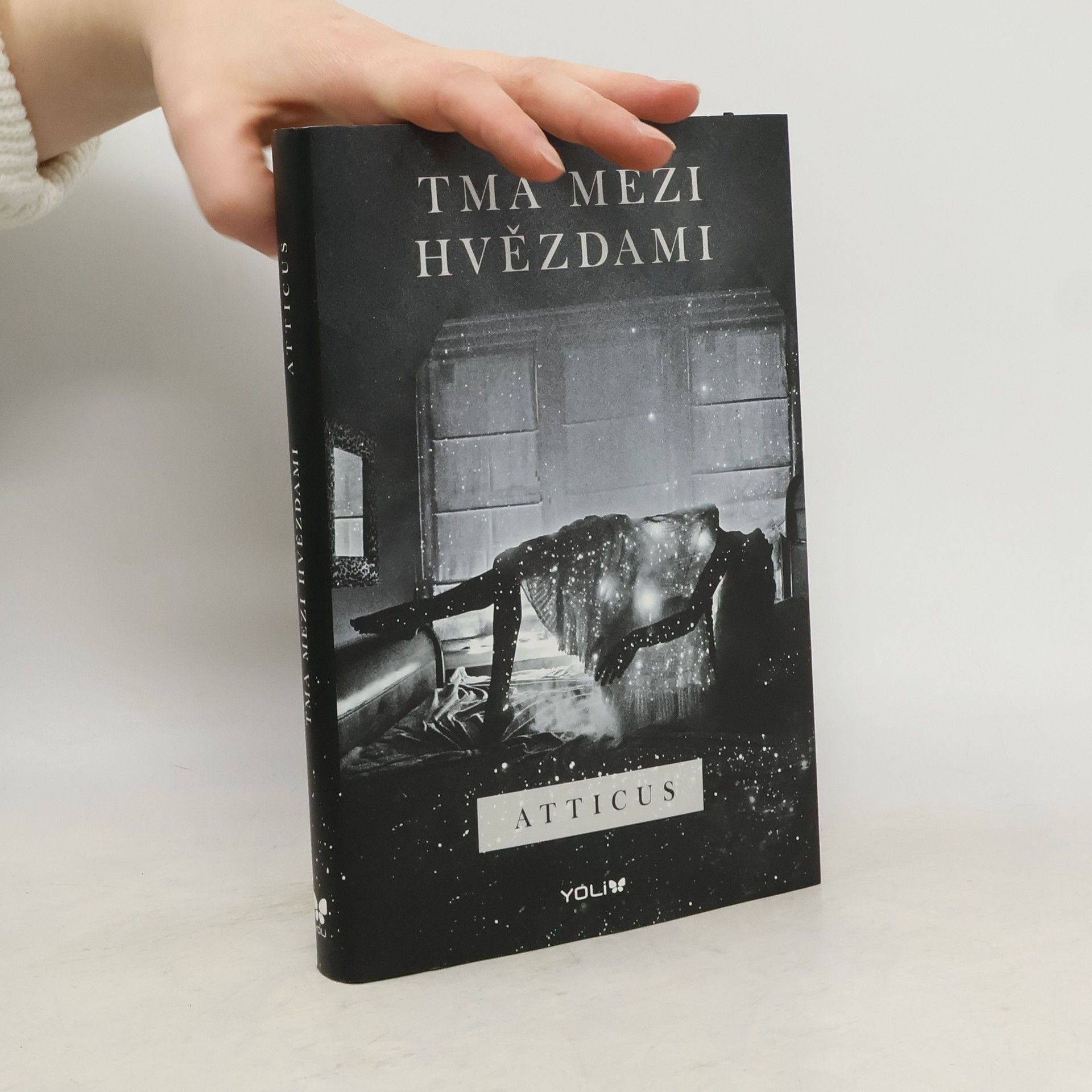 Atticus Tma mezi hvězdami