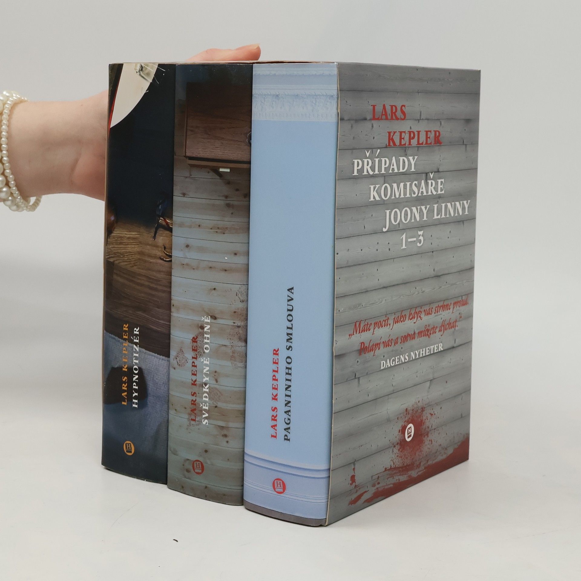 Paganiniho smlouva. Svědkyně ohně. Hypnotizér