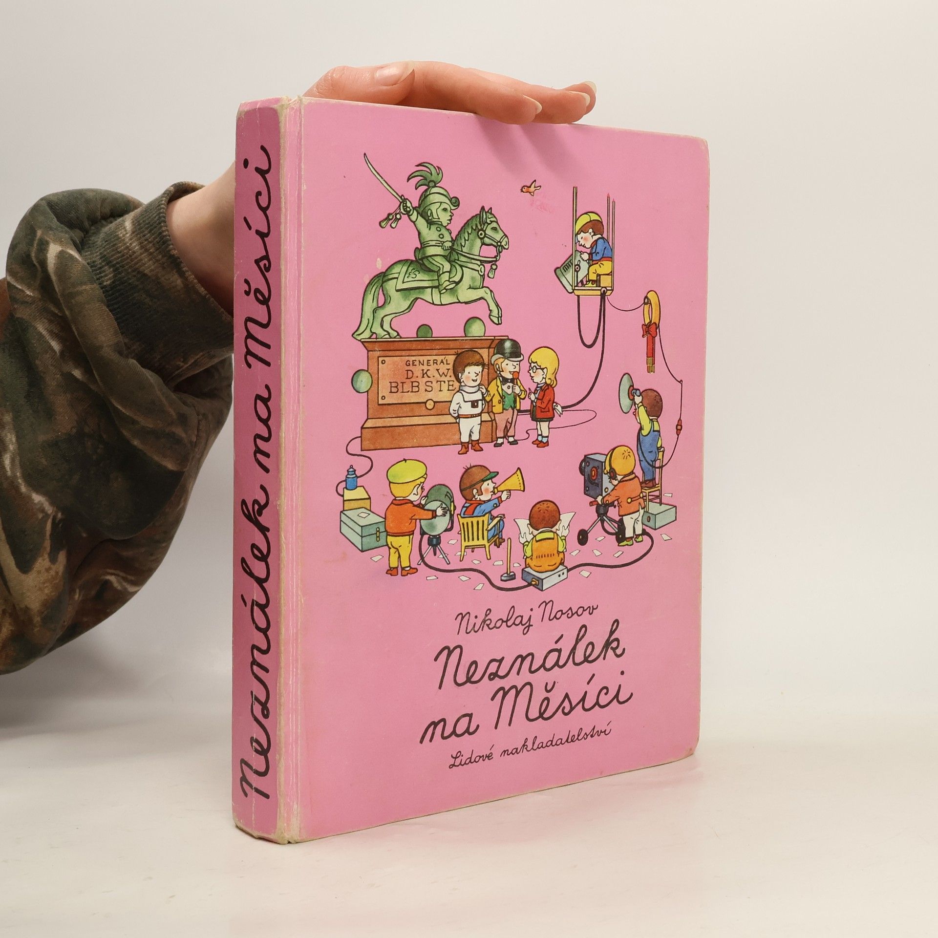 Nikolaj Nosov Neználek na Měsíci