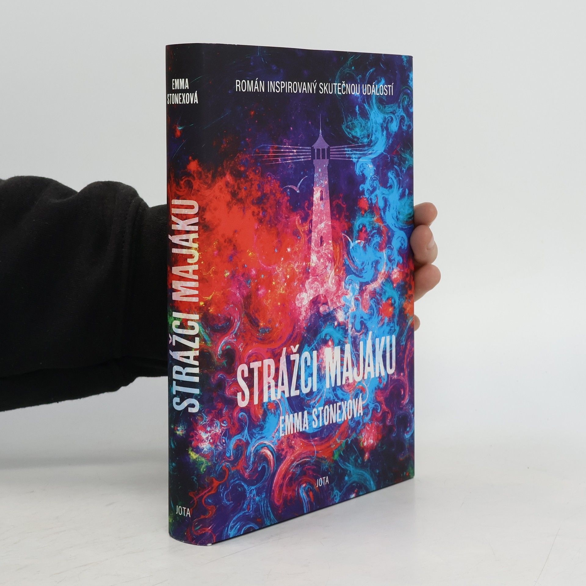 Emma Stonex Strážci majáku