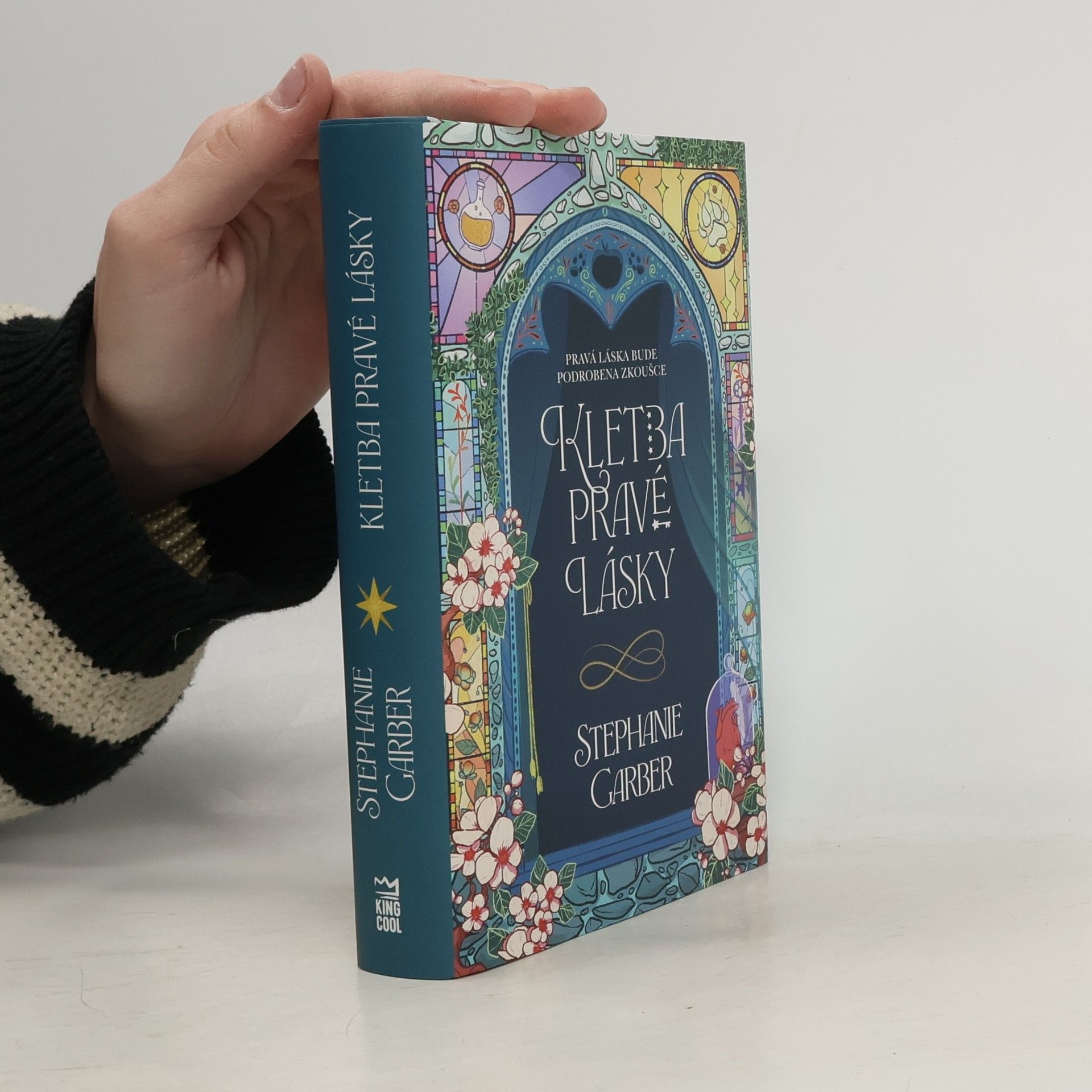 Stephanie Garber Kletba pravé lásky