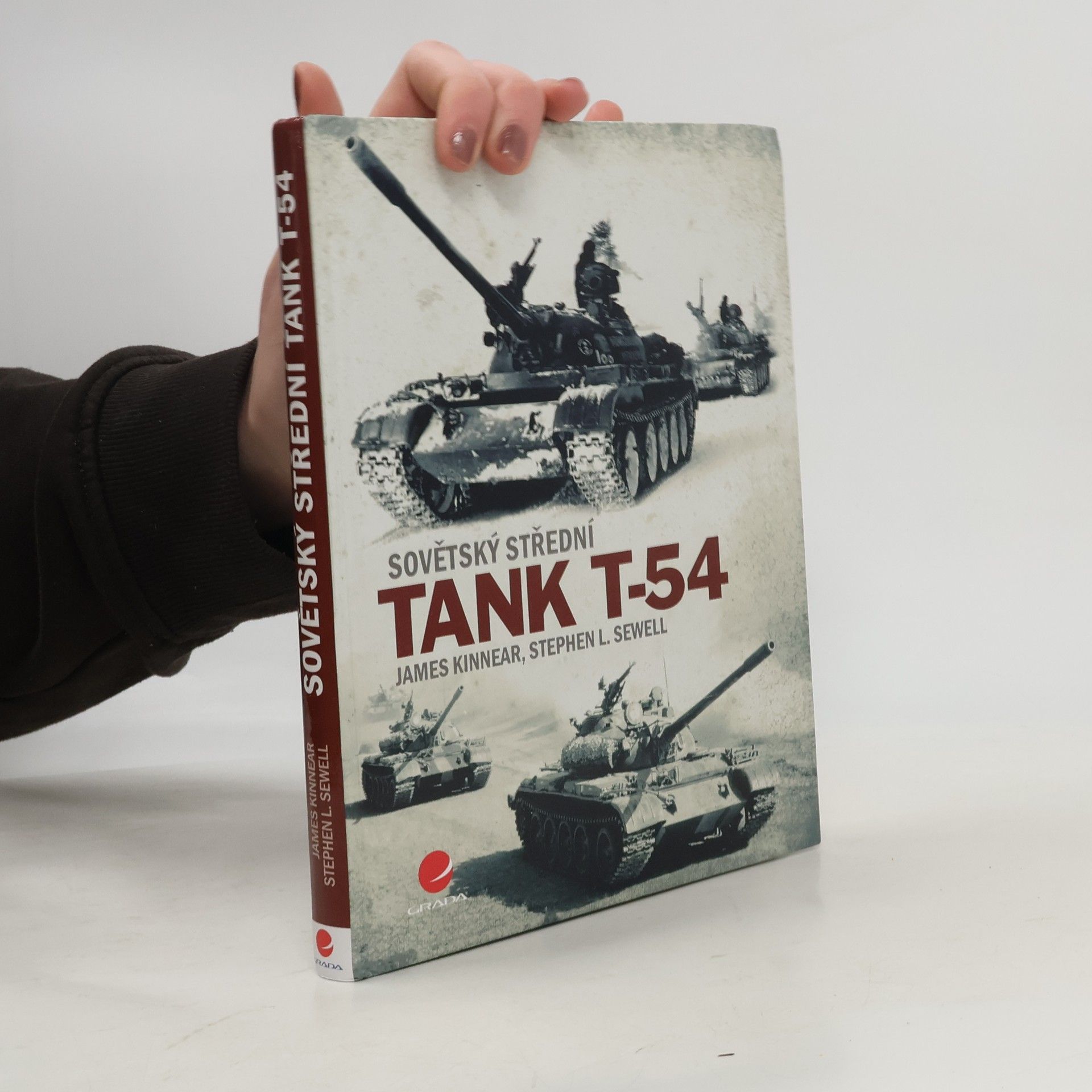 James Kinnear Sovětský střední tank T-54