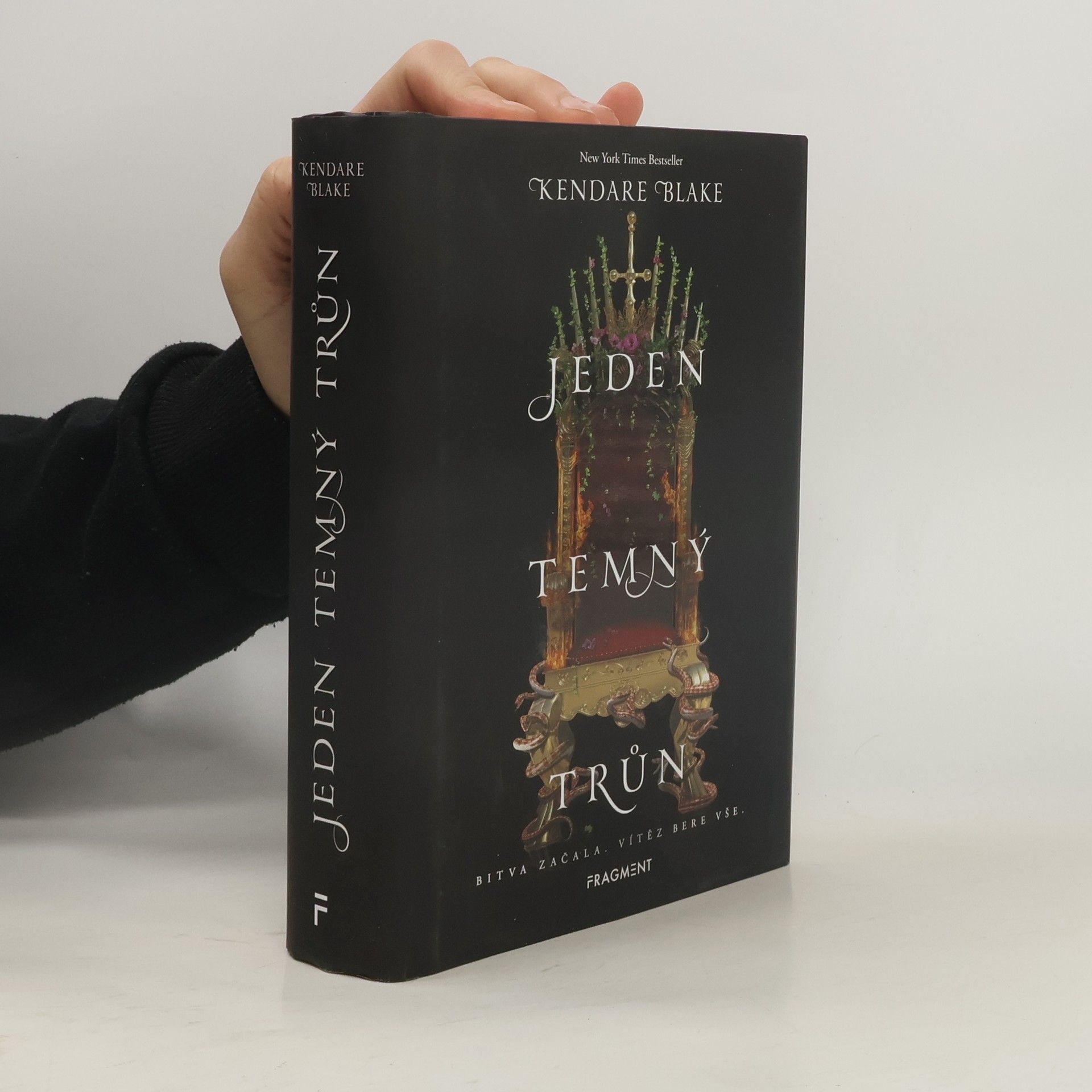 Kendare Blake Jeden temný trůn