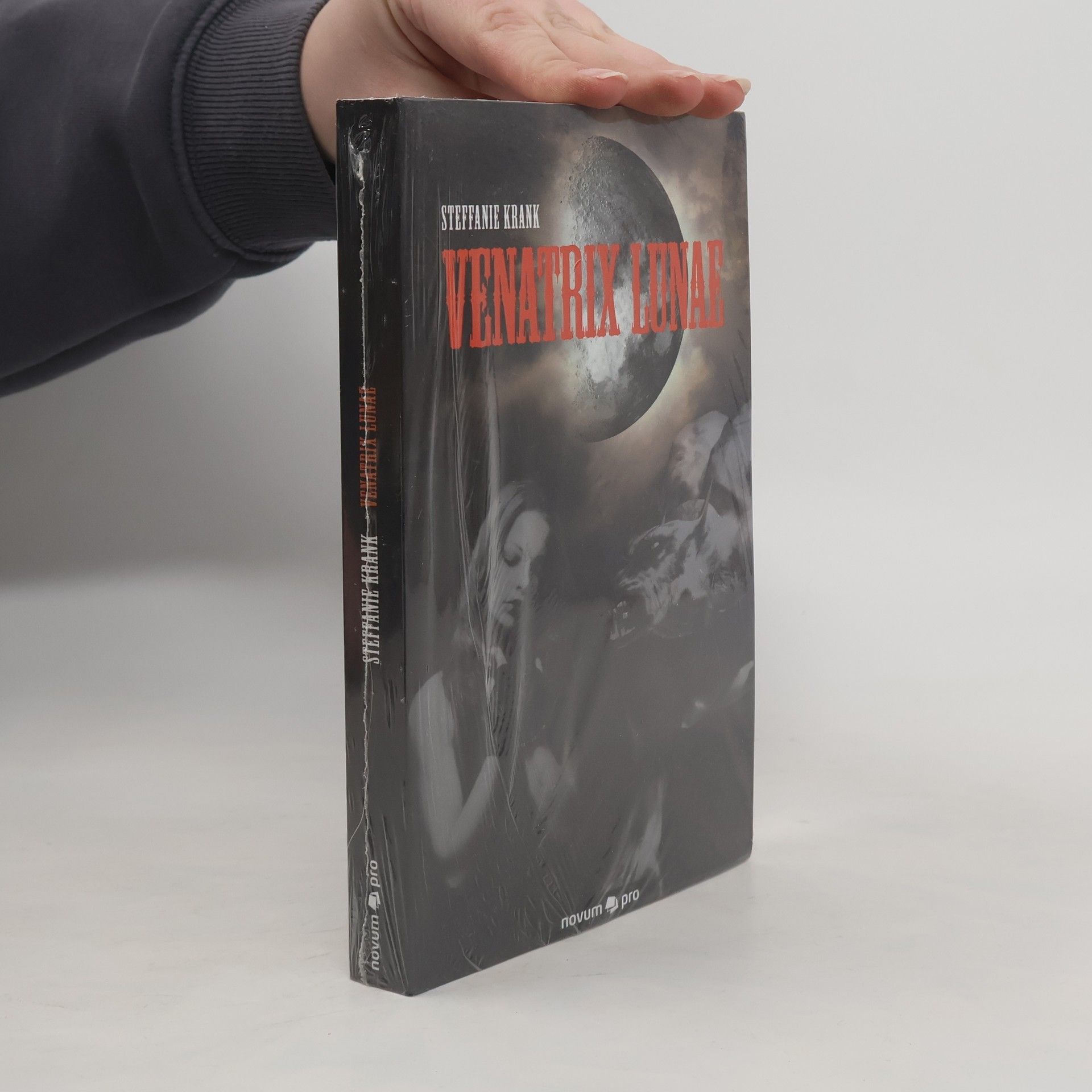 Steffanie Krank Venatrix lunae