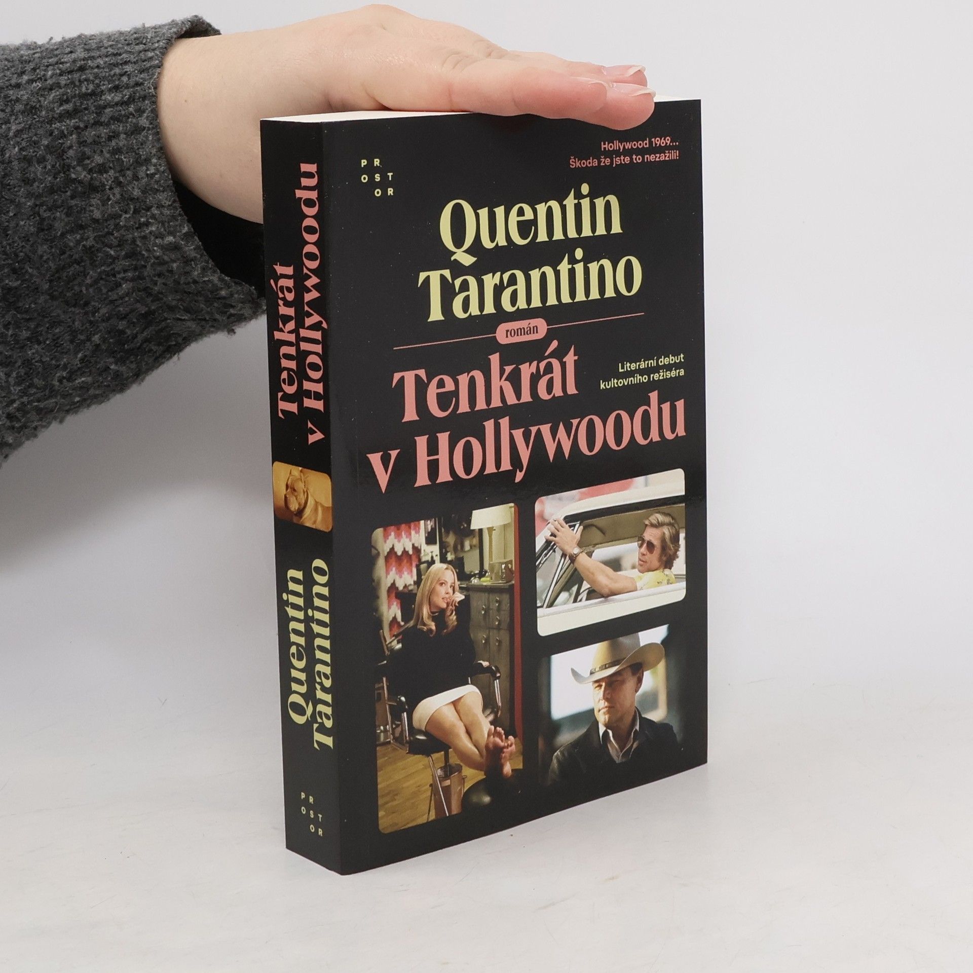 Quentin Tarantino Tenkrát v Hollywoodu : román