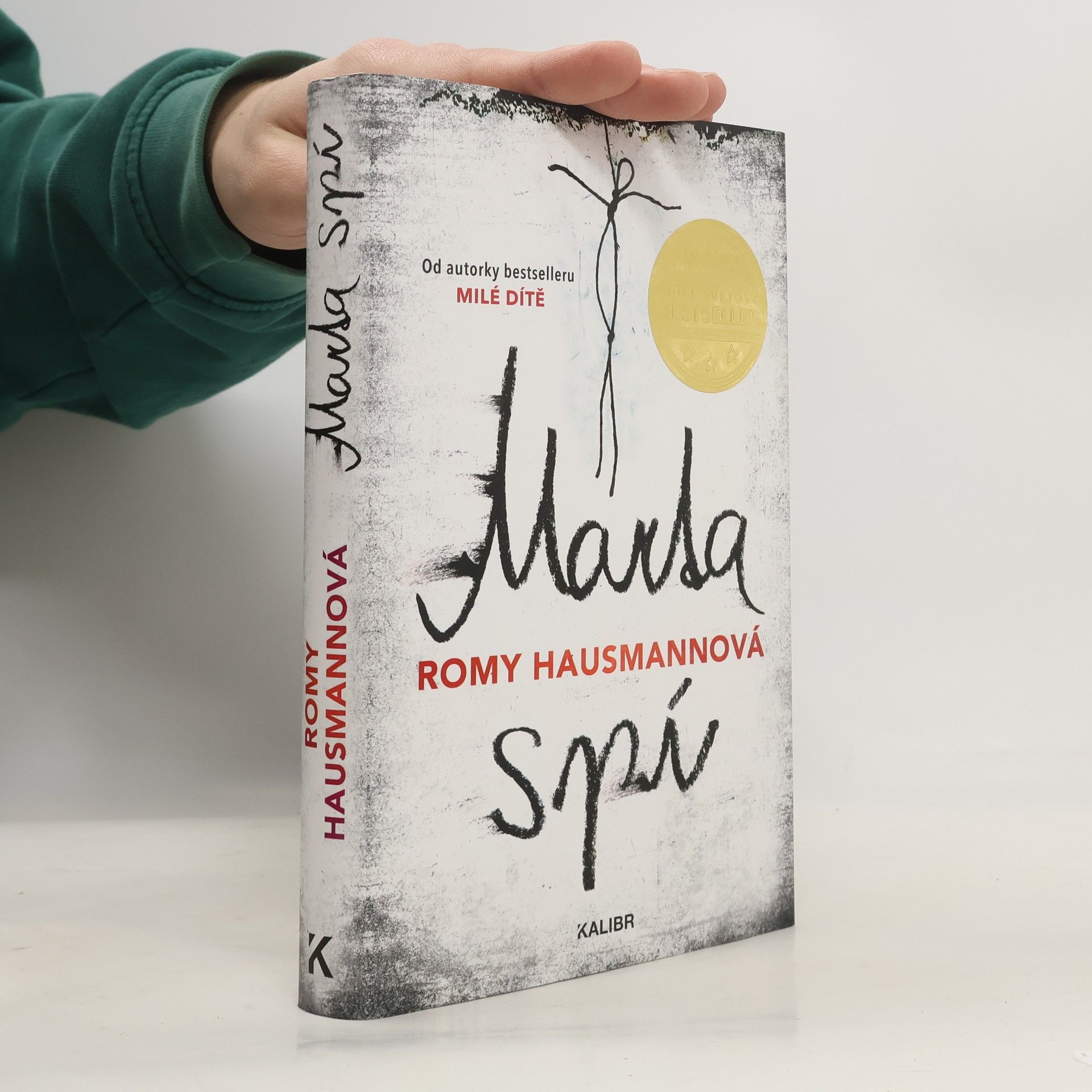 Romy Hausmann Marta spí