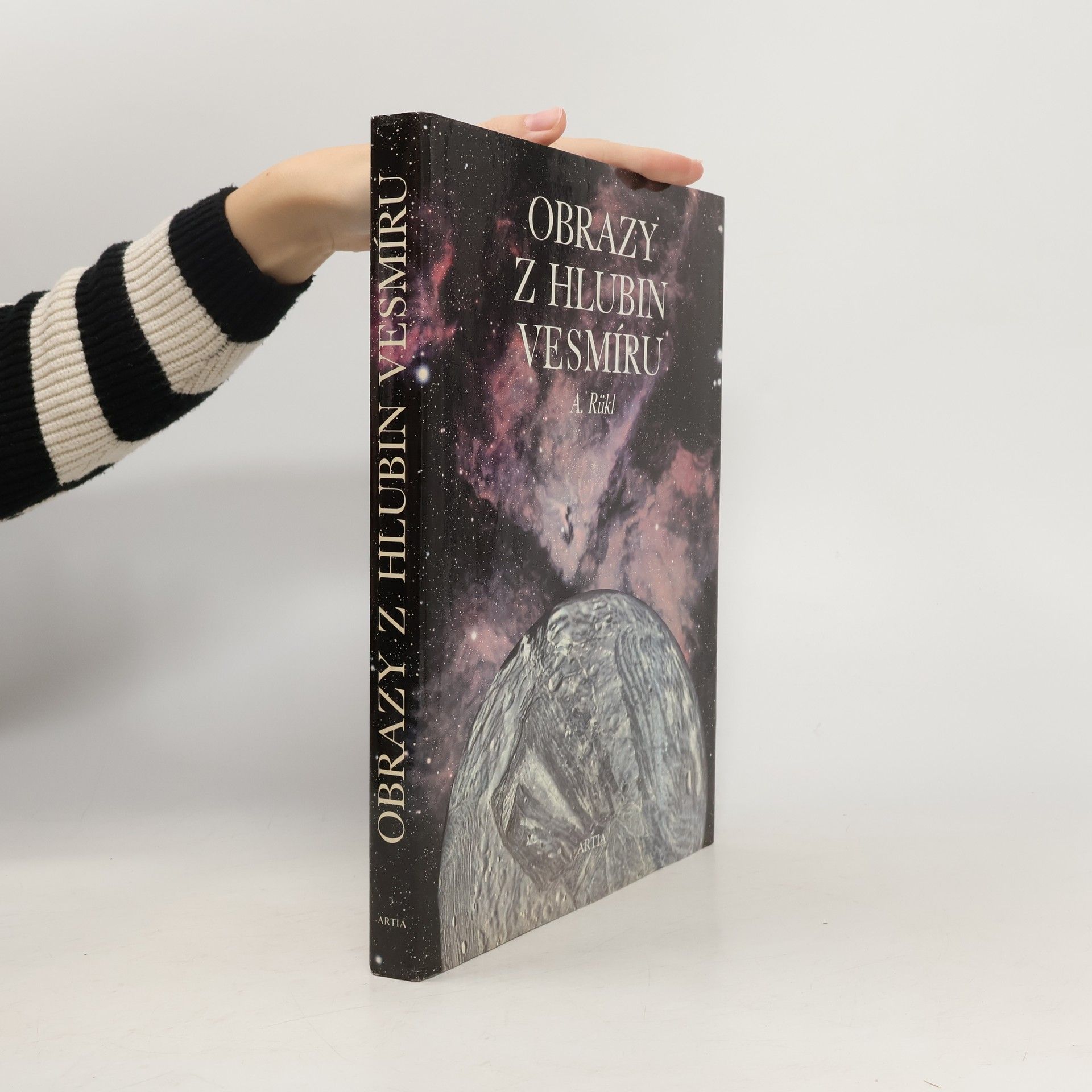Antonín Rükl Obrazy z hlubin vesmíru