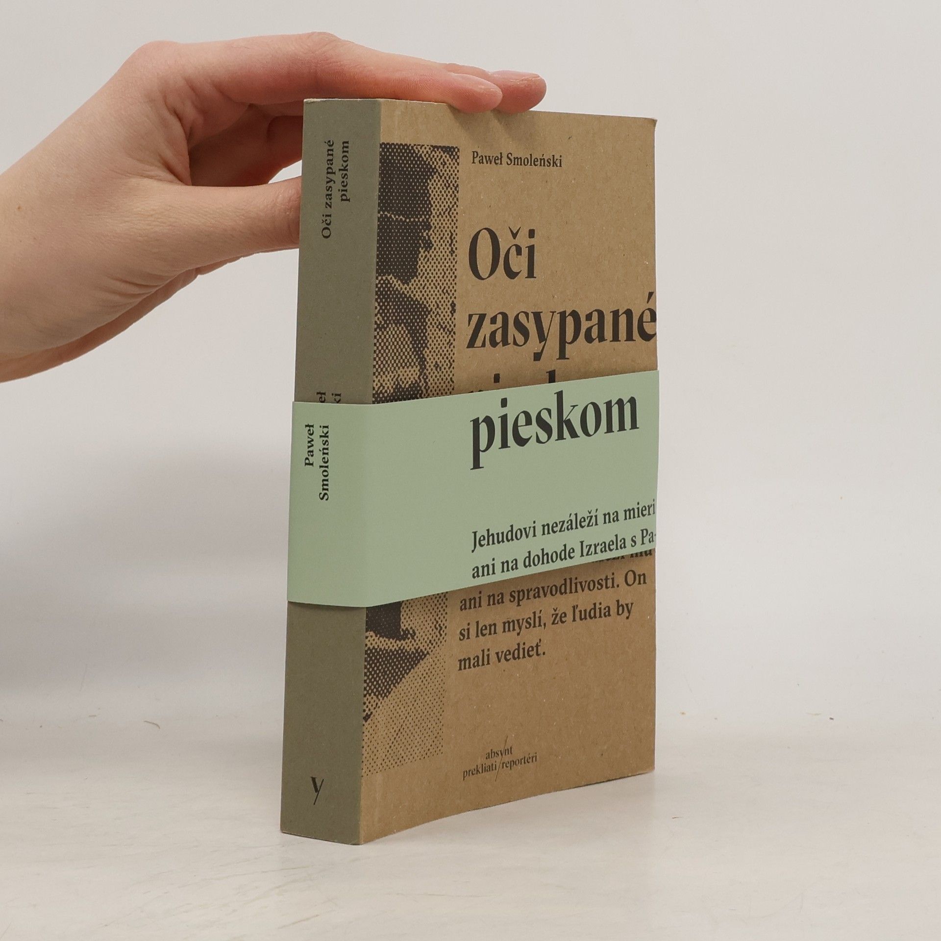 Oči zasypané pieskom