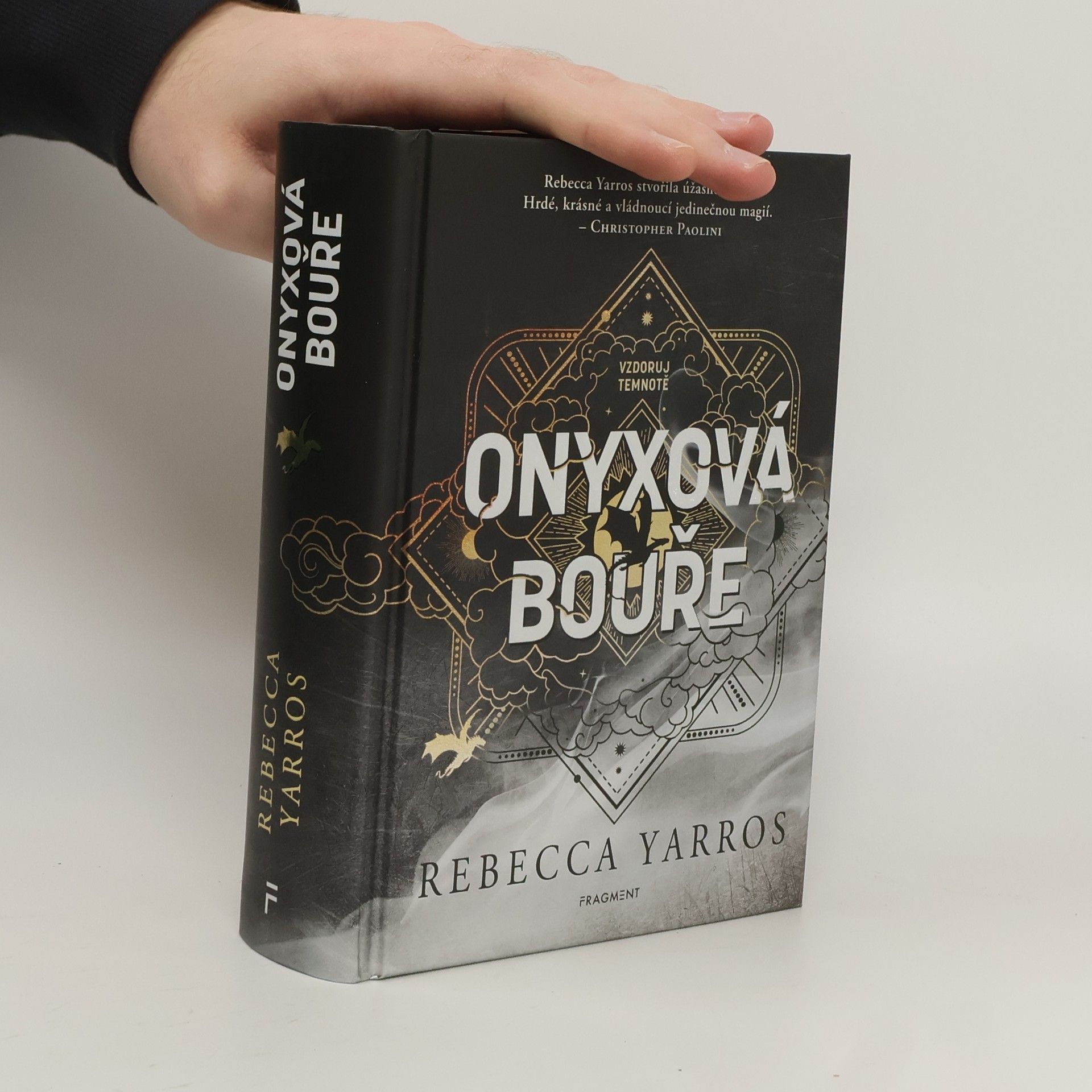 Rebecca Yarros Onyxová bouře
