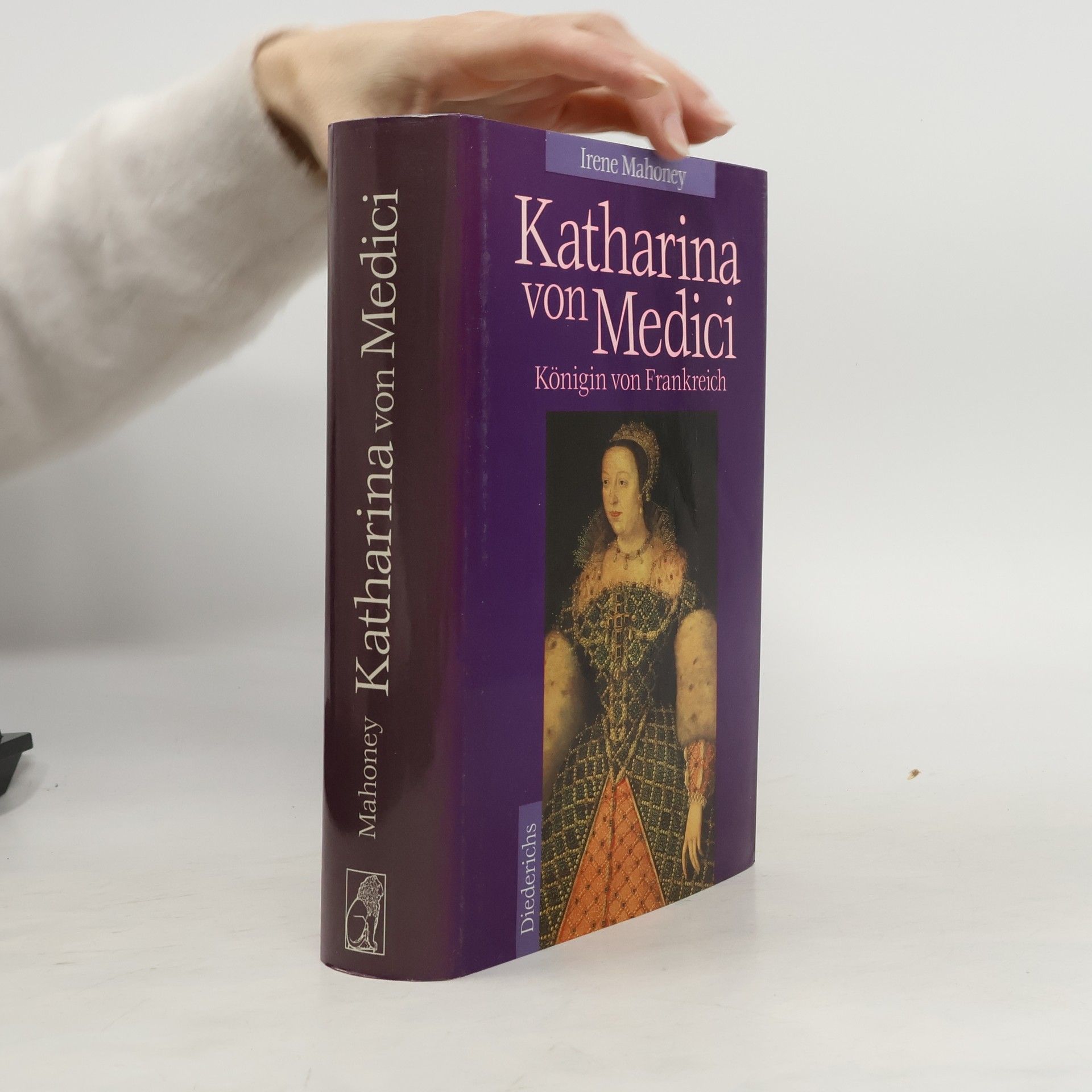 Irene Mahoney Katharina von Medici