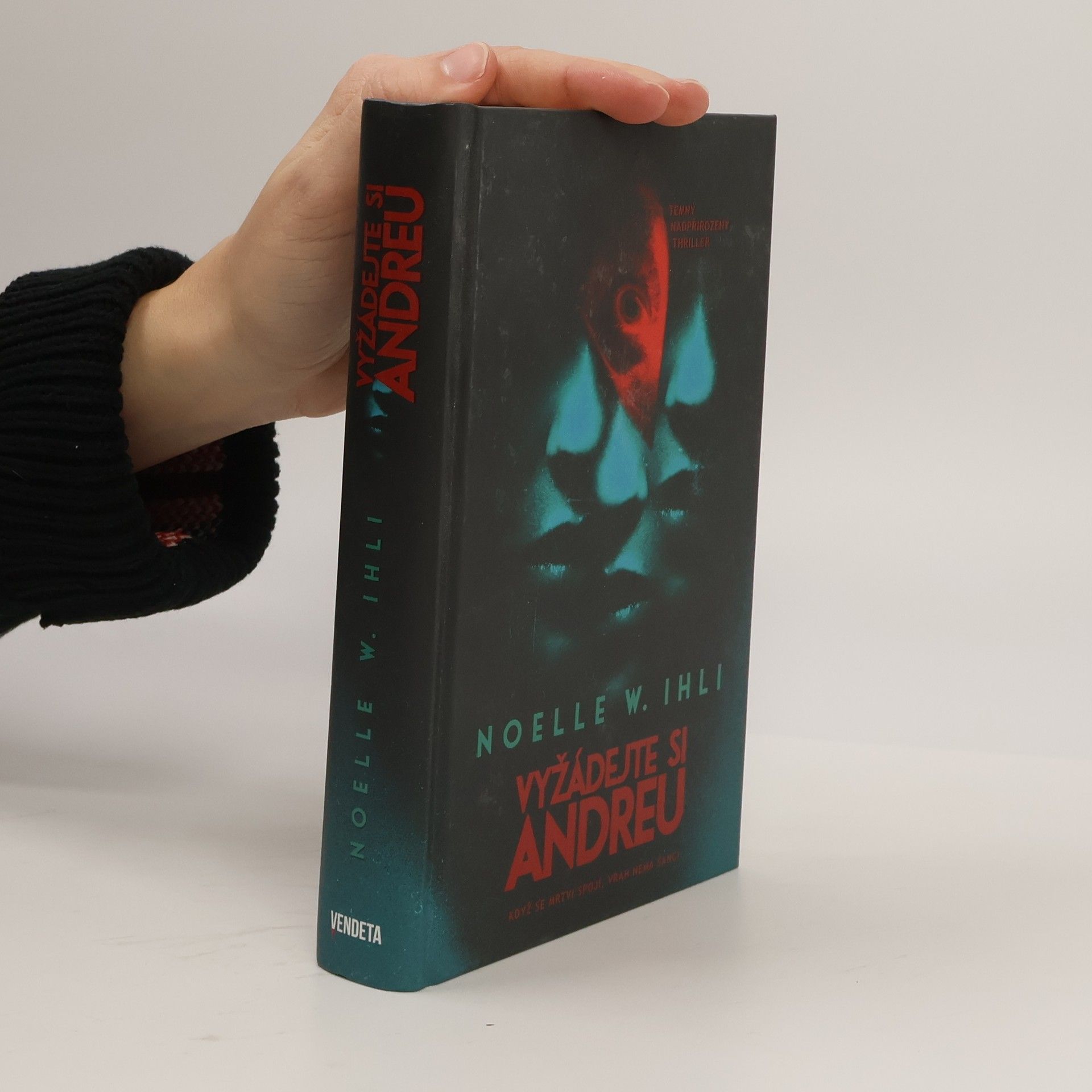 Noelle W. Ihli Vyžádejte si Andreu