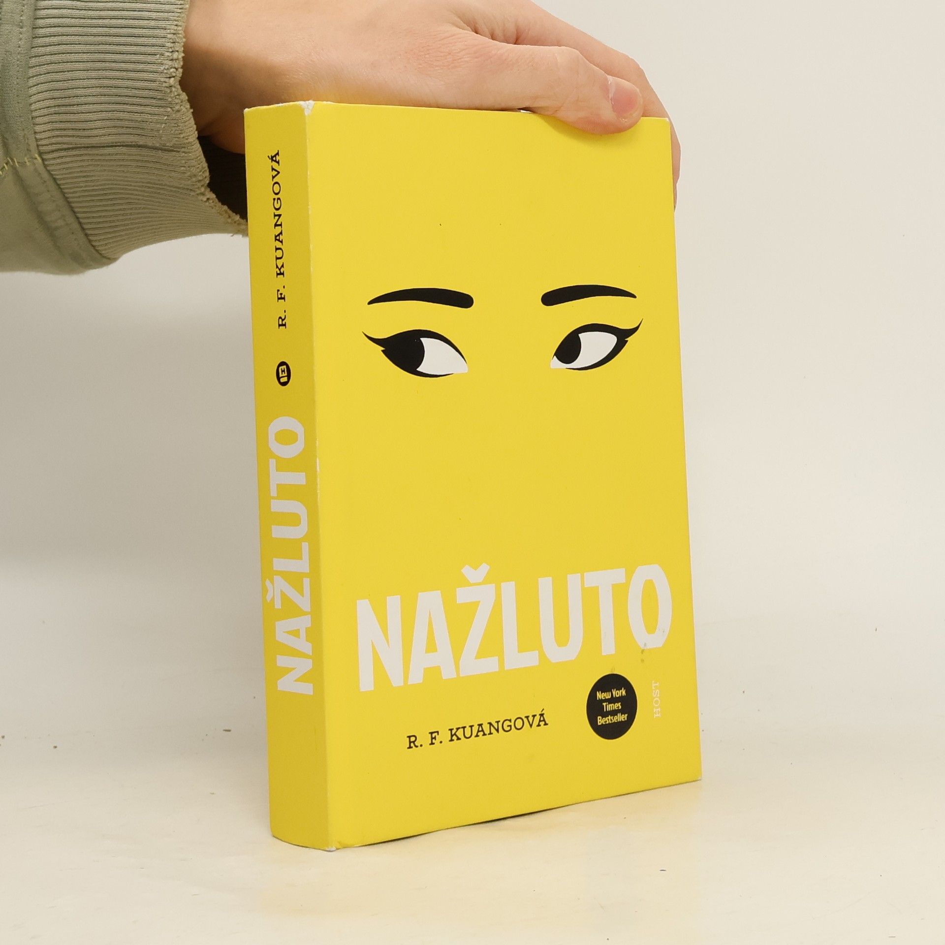 Rebecca Kuang Nažluto