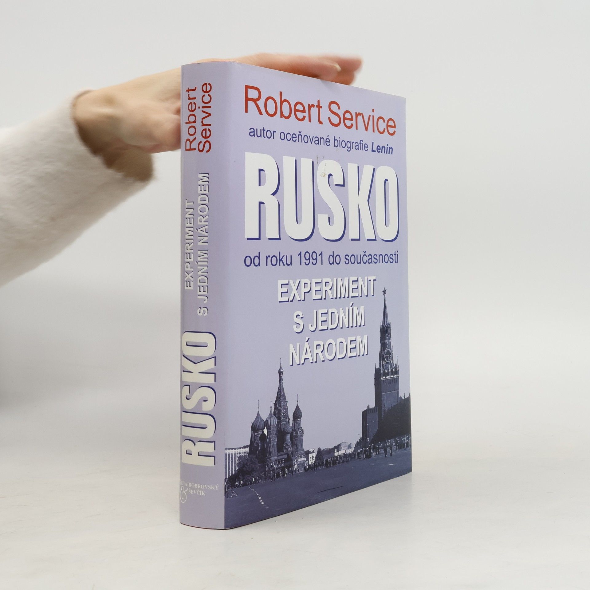 Robert Service Rusko. Experiment s jedním národem