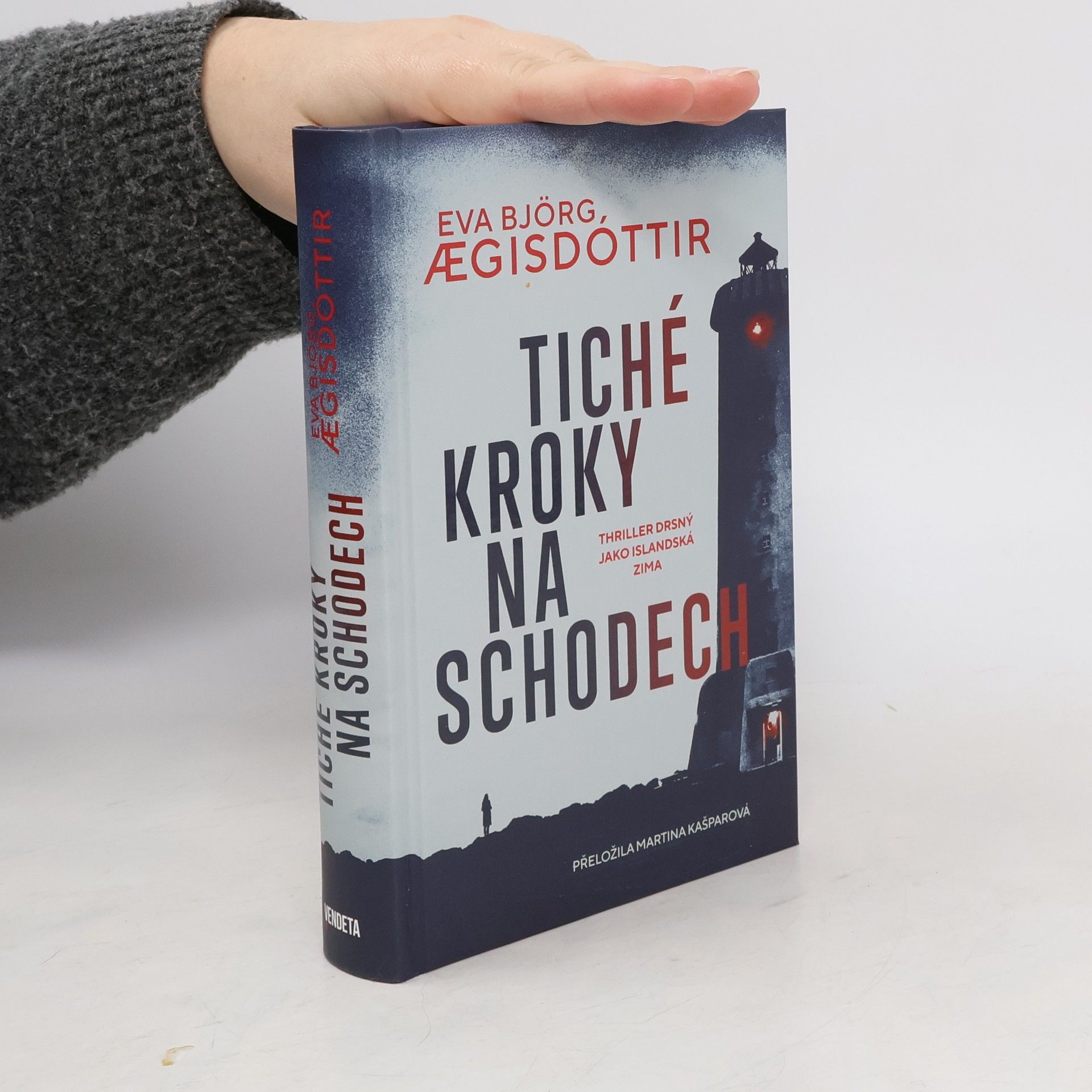 Eva Bjorg Ægisdóttir Tiché kroky na schodech