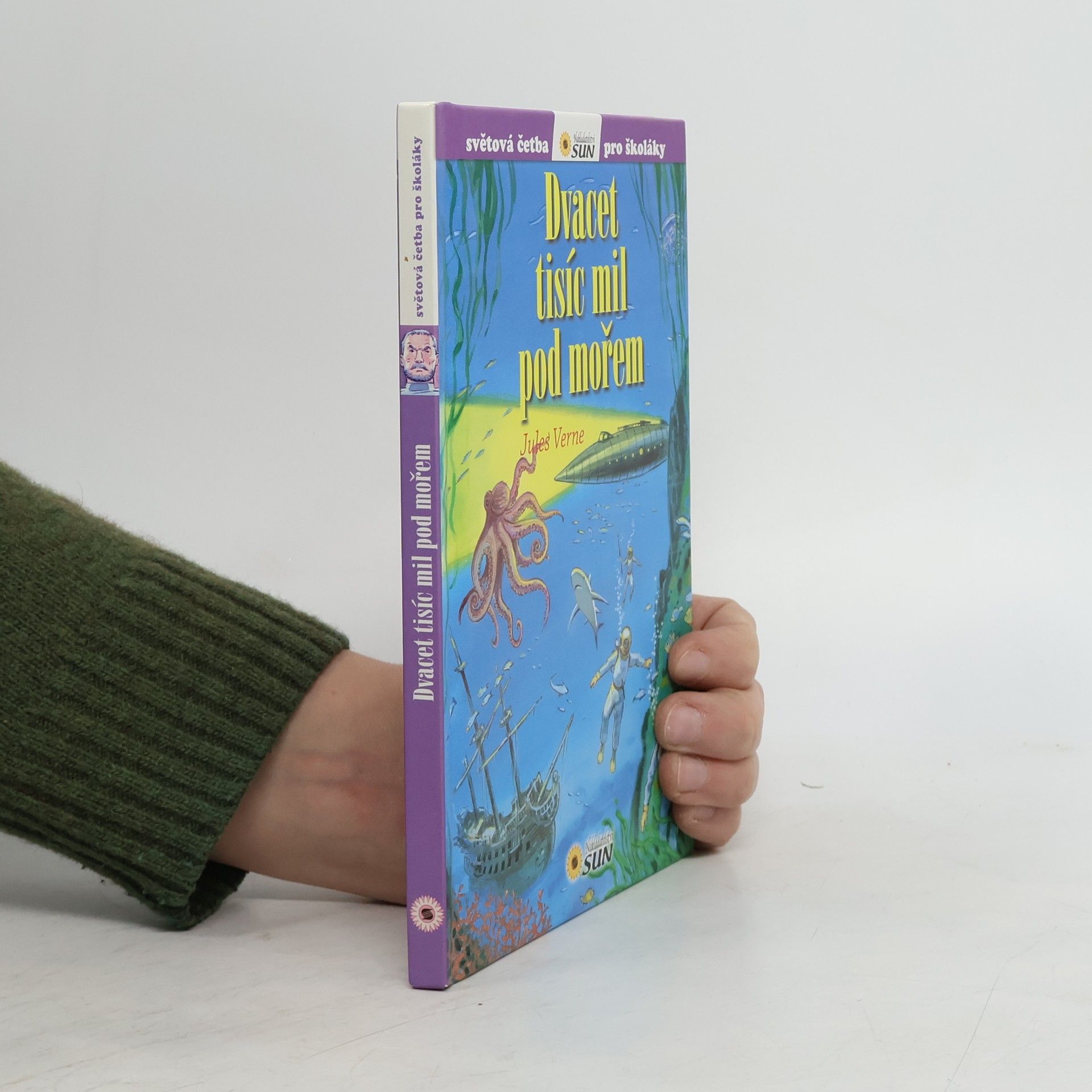 Consuelo Delgado Beistegui Dvacet tisíc mil pod mořem (převyprávění)