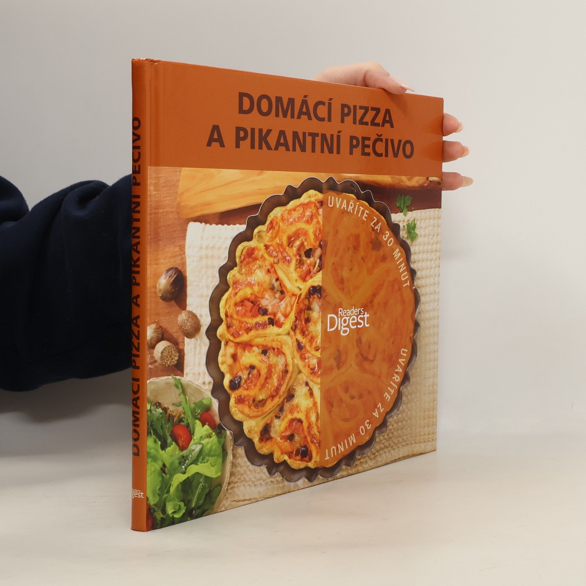 Irmgard Kolínská Domácí pizza a pikantní pečivo