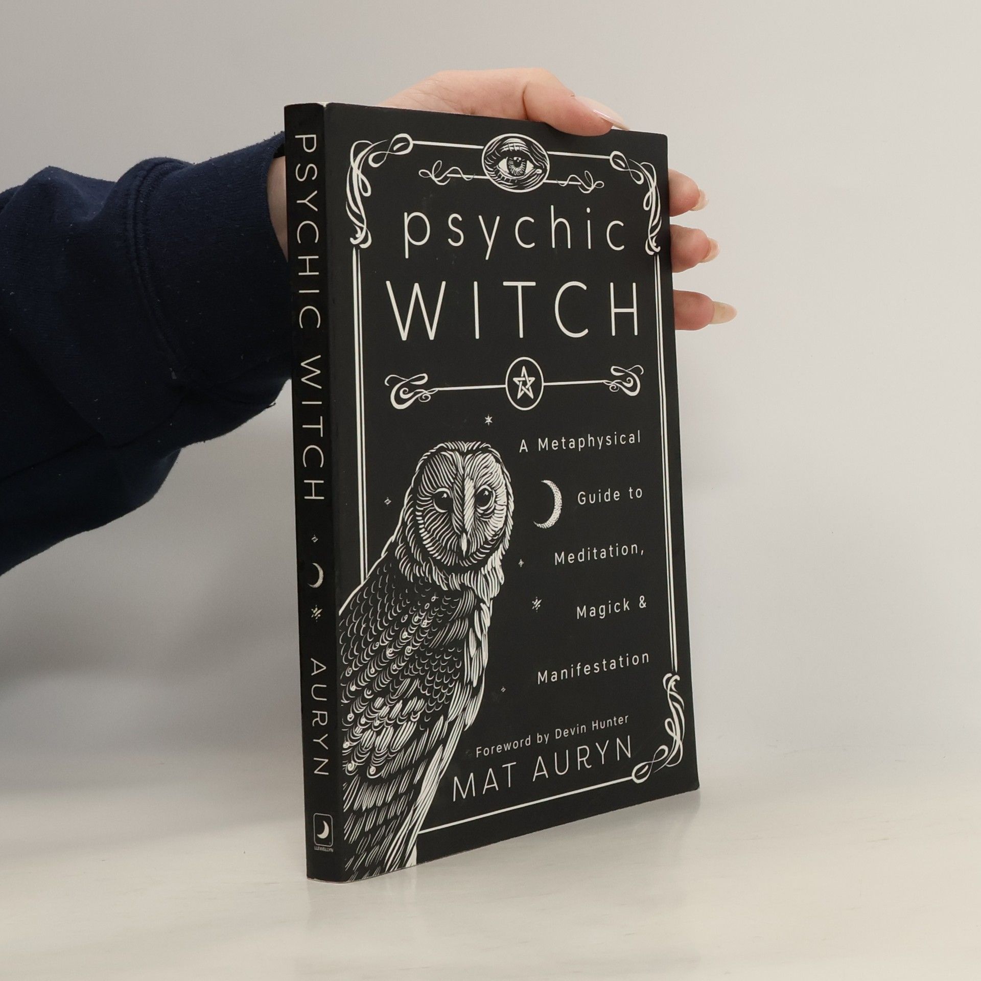 Mat Auryn Psychic Witch