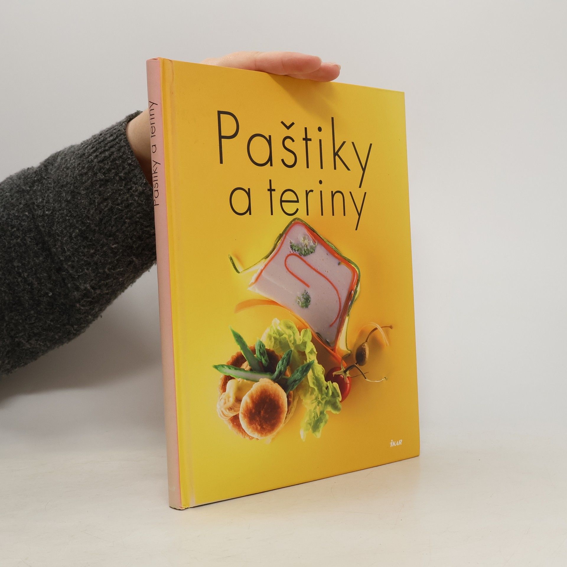Collectif d'auteurs Paštiky a teriny