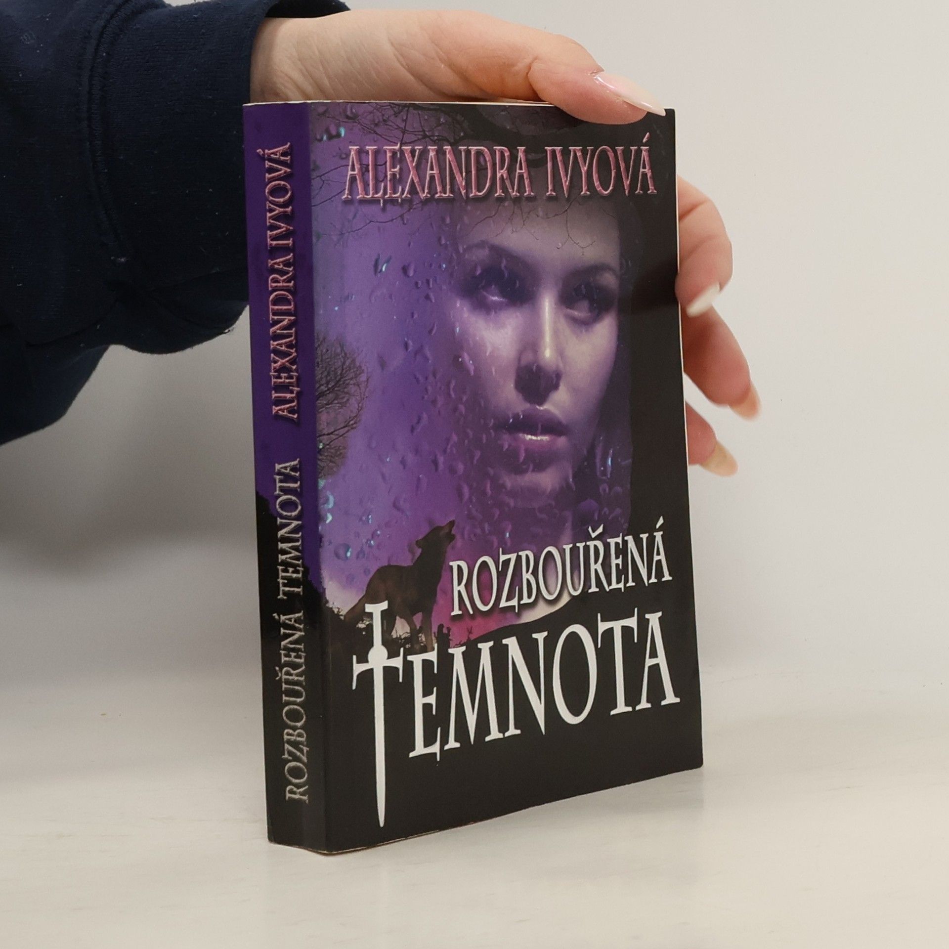 Alexandra Ivy Rozbouřená temnota