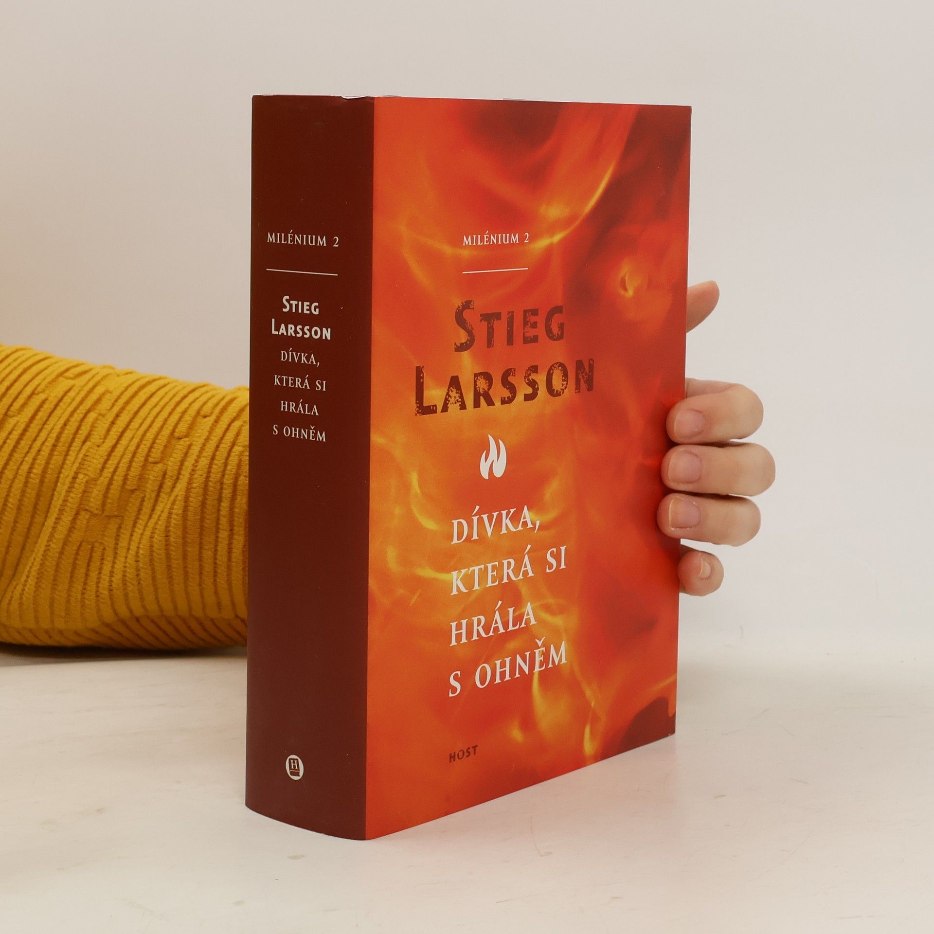 Stieg Larsson Dívka, která si hrála s ohněm