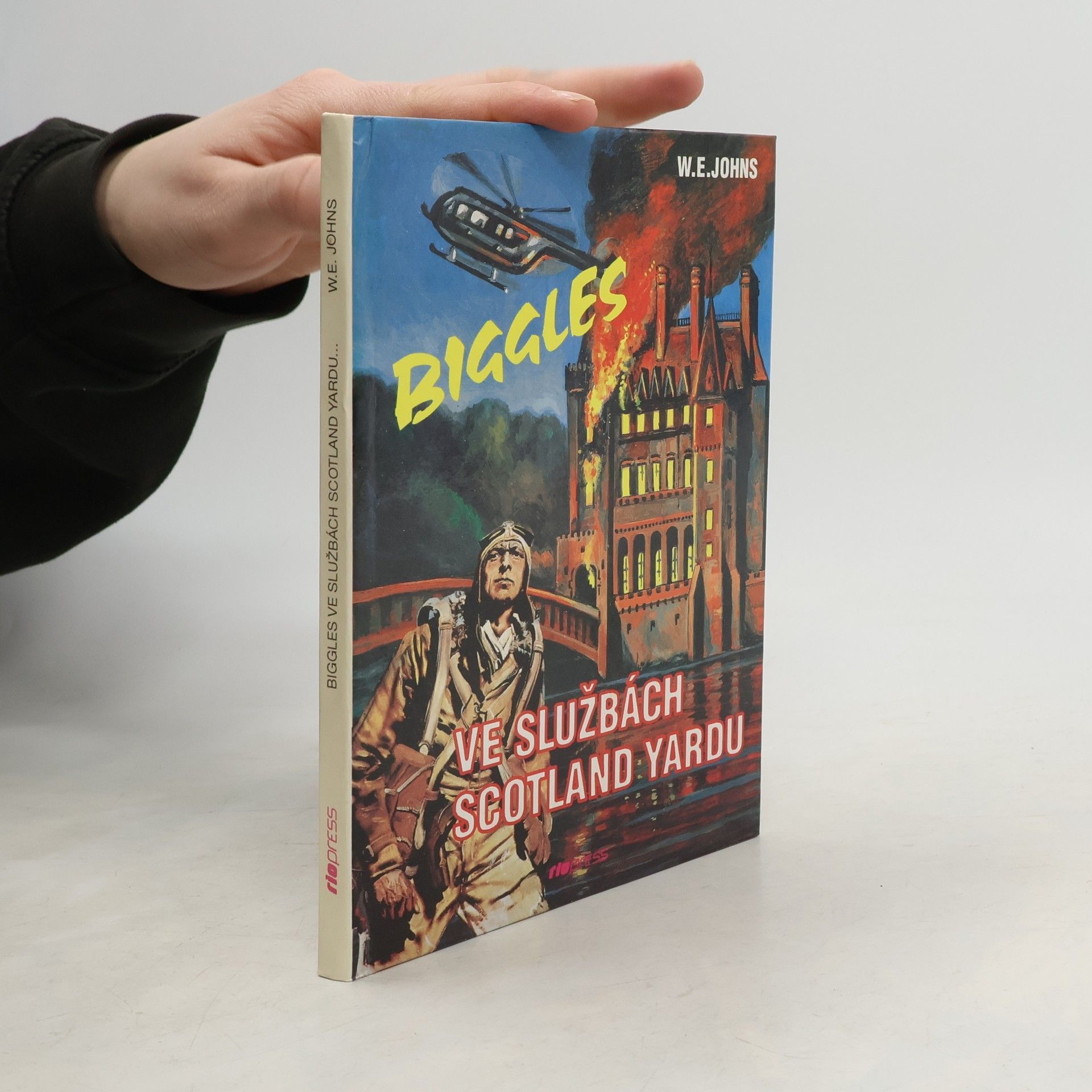 W. E. Johns Ve službách Scotland Yardu