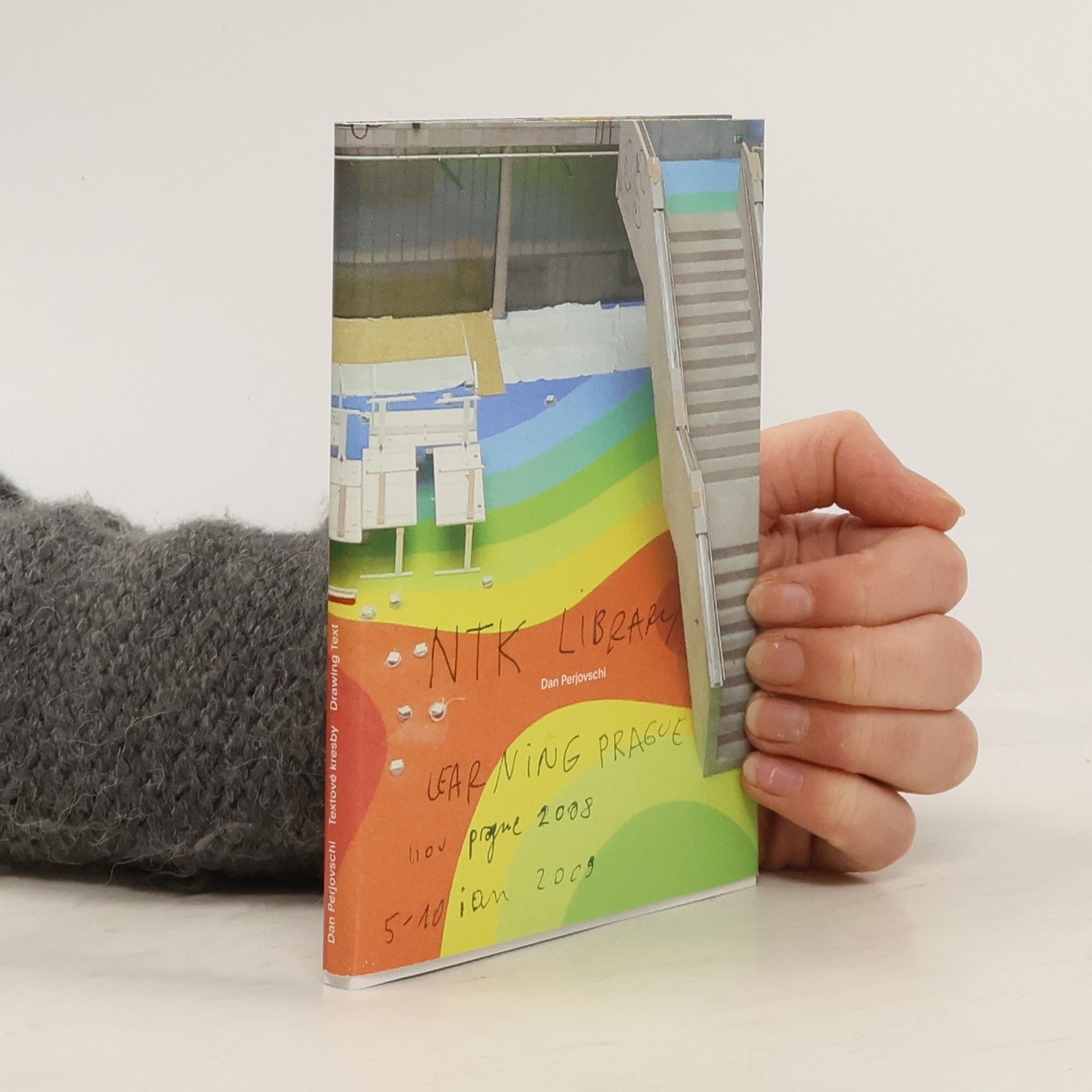 Dan Perjovschi Textové kresby. Drawing text