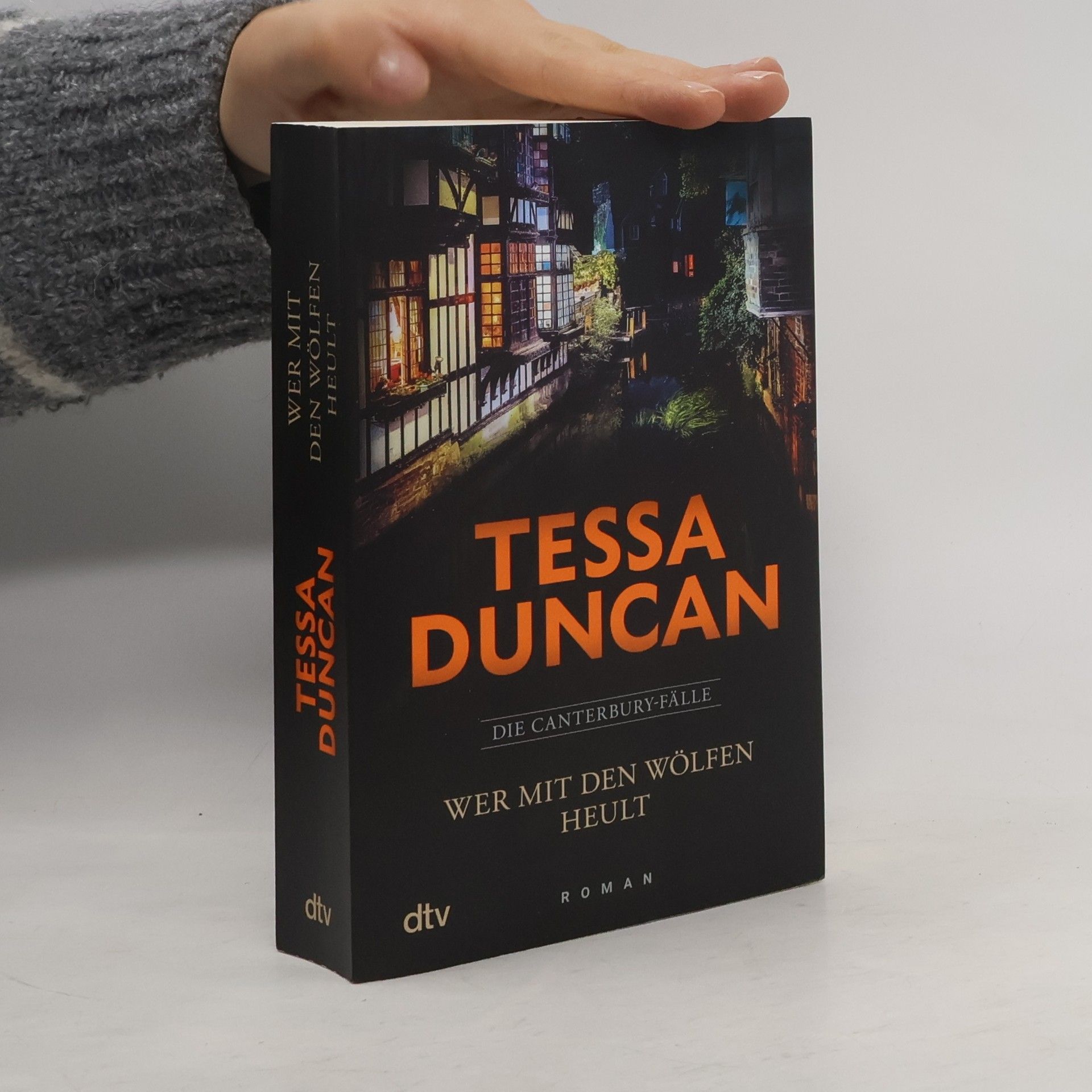Tessa Duncan Wer mit den Wölfen heult. Roman | Nach dem eindrucksvollen Debüt wieder Hochspannung vom Feinsten von Tessa Duncan, bekannt als SPIEGEL-Bestsellerautorin Marie Lacrosse