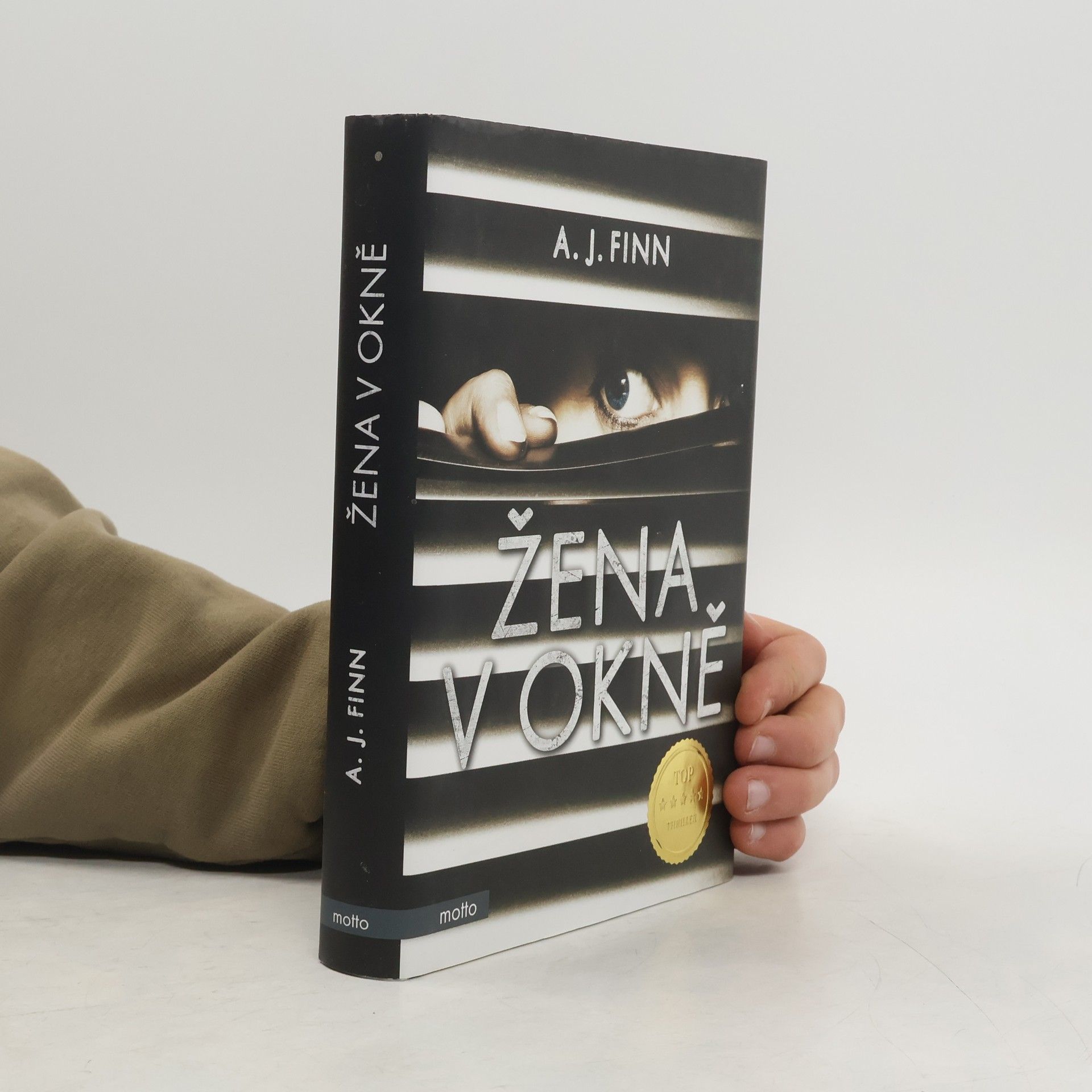 A. J. Finn Žena v okně