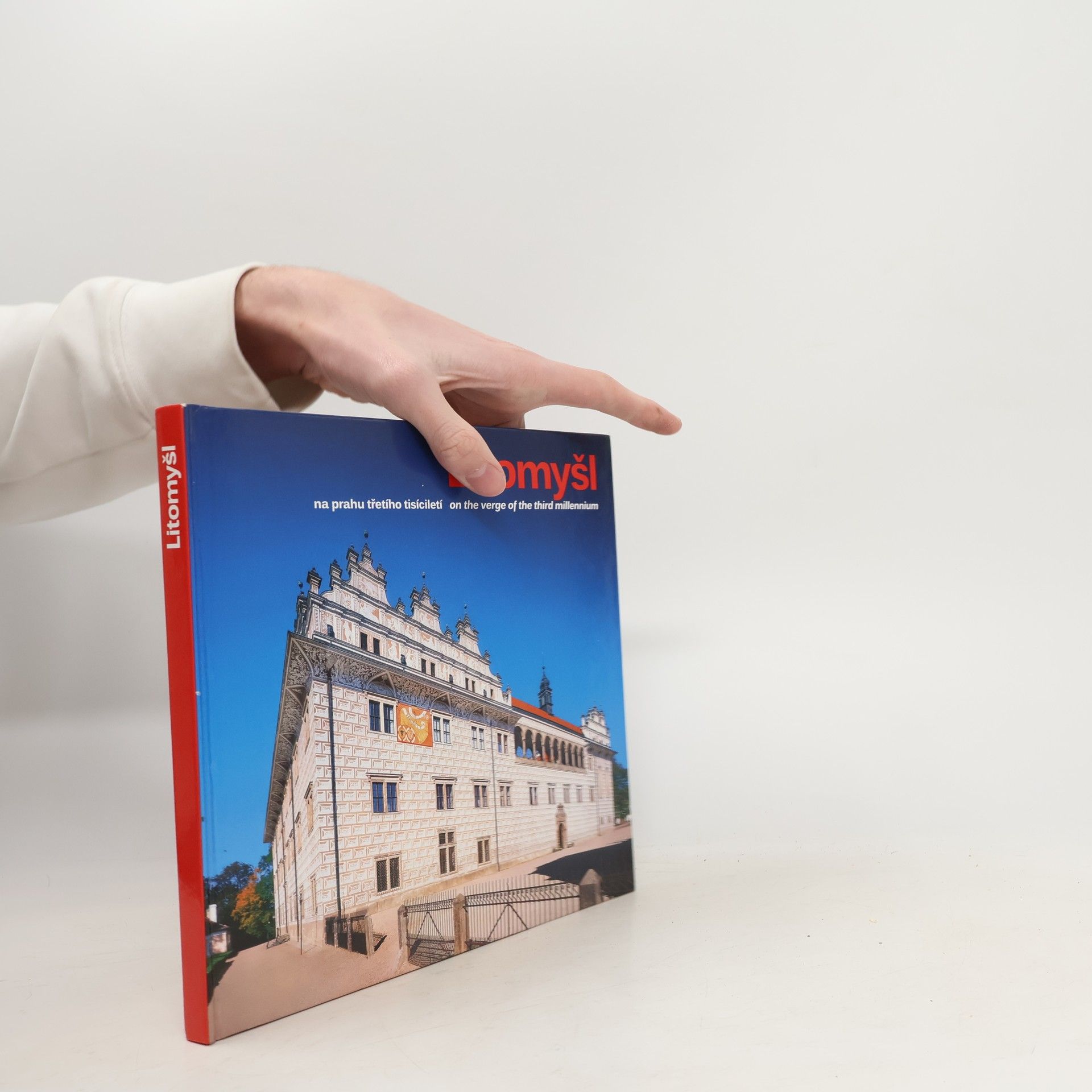 Pavel Vopálka Litomyšl. Na prahu třetího tisíciletí. On the verge of the third millennium