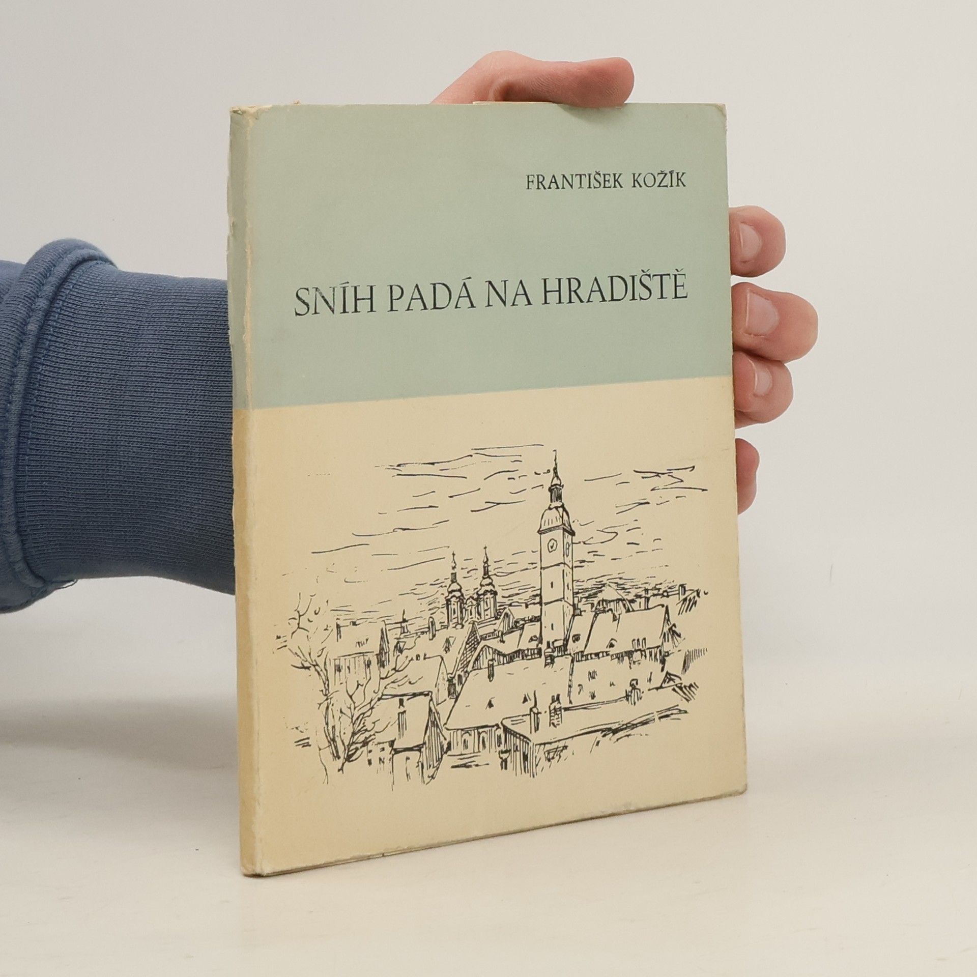 František Kožík Sníh padá na Hradiště