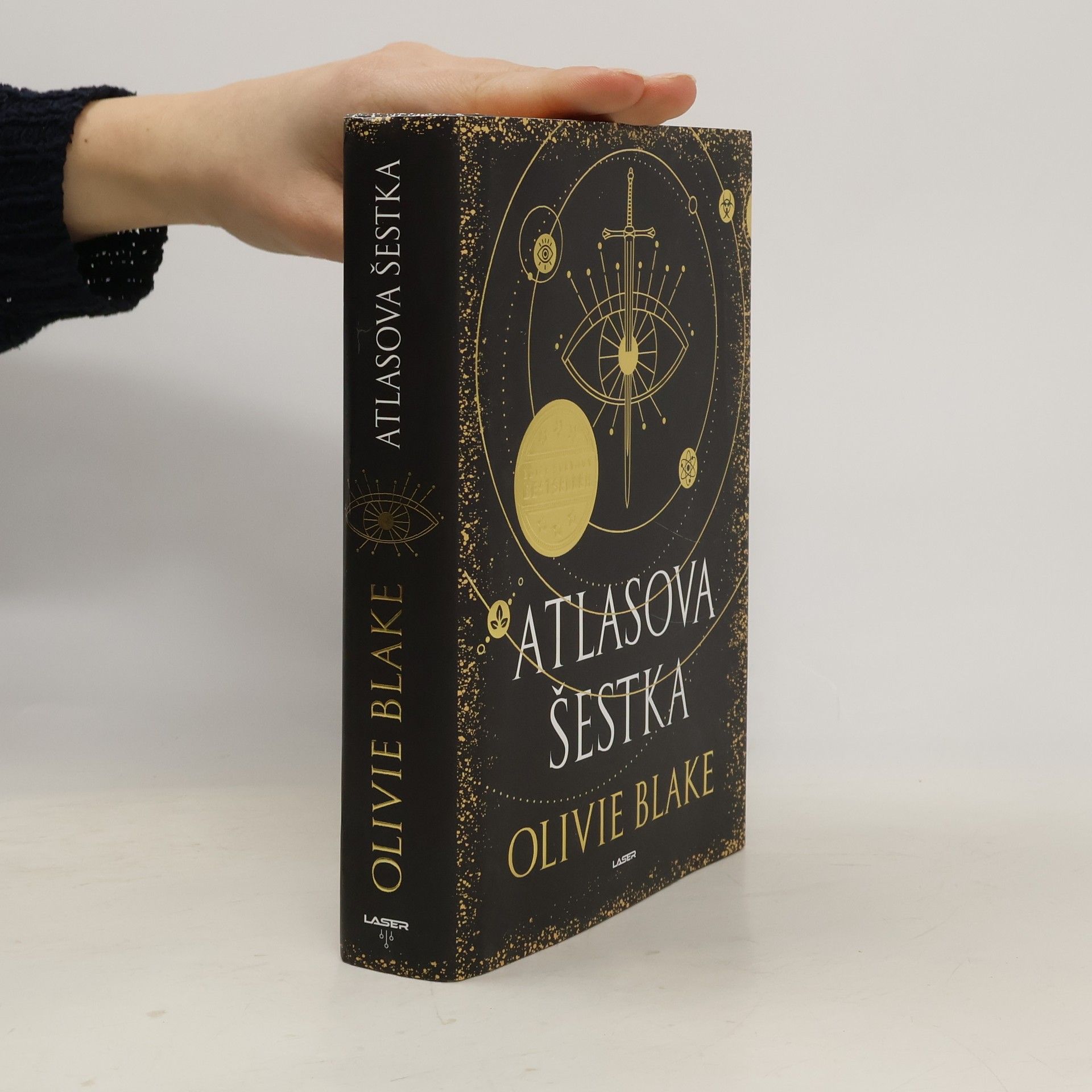 Olivie Blake Atlasova šestka